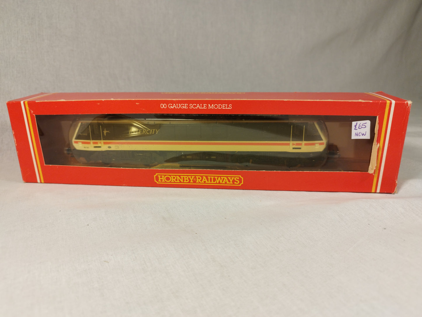 Hornby OO Gauge Class 90 "Bo-Bo" Electric BR Intercity Livery R242 90 001