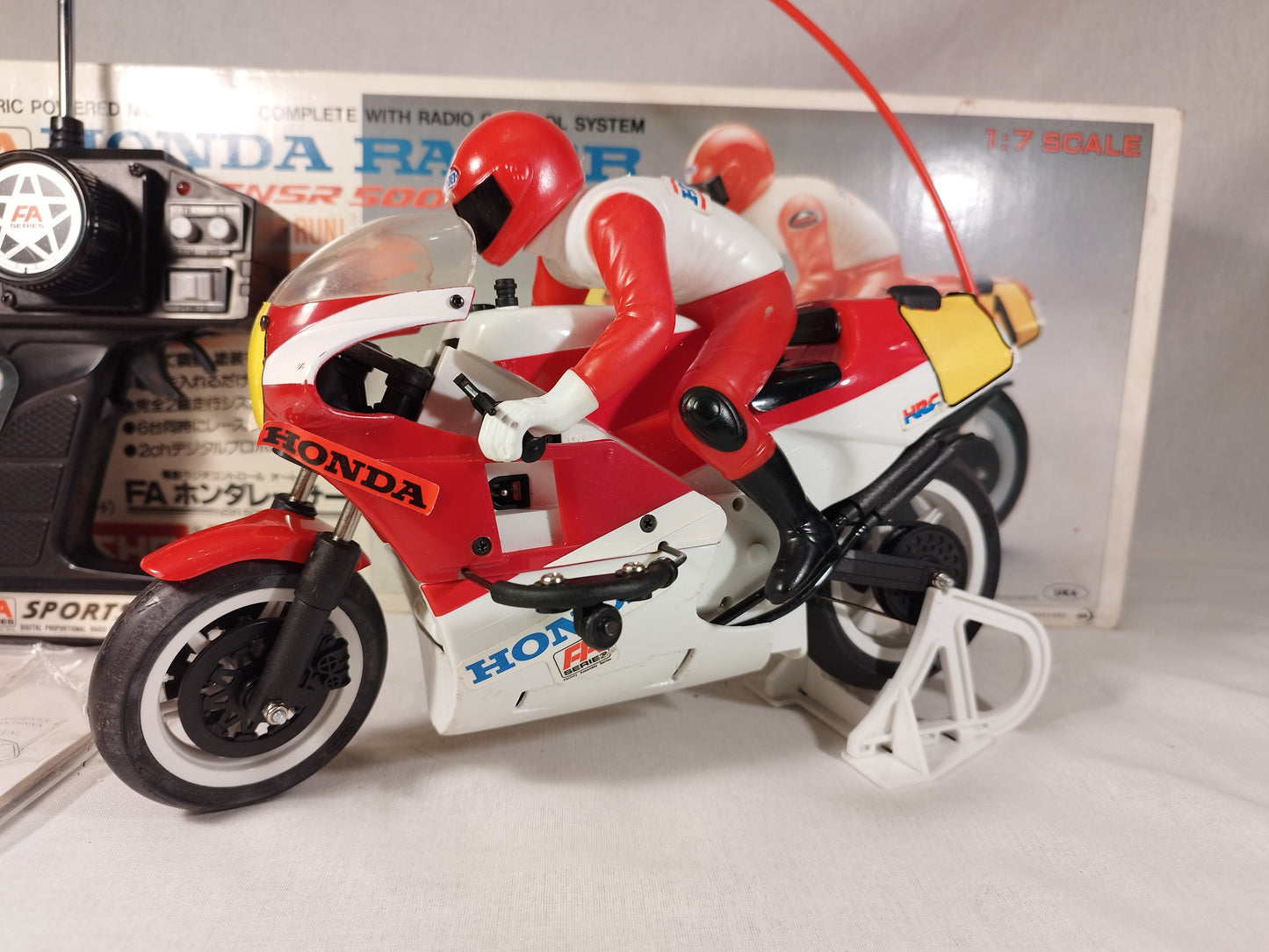 Kyosho 1/7 RC Honda NSR500 Racing Motorbike FA Series Ready to Run!