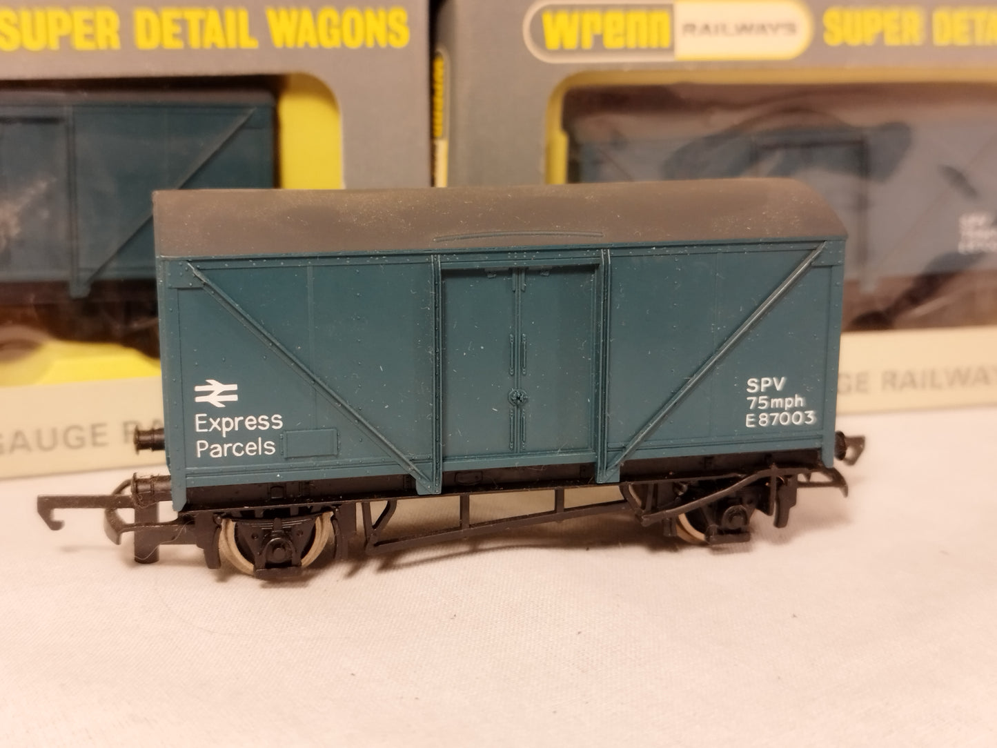 Wrenn OO Gauge BR Express Parcels Van W5012