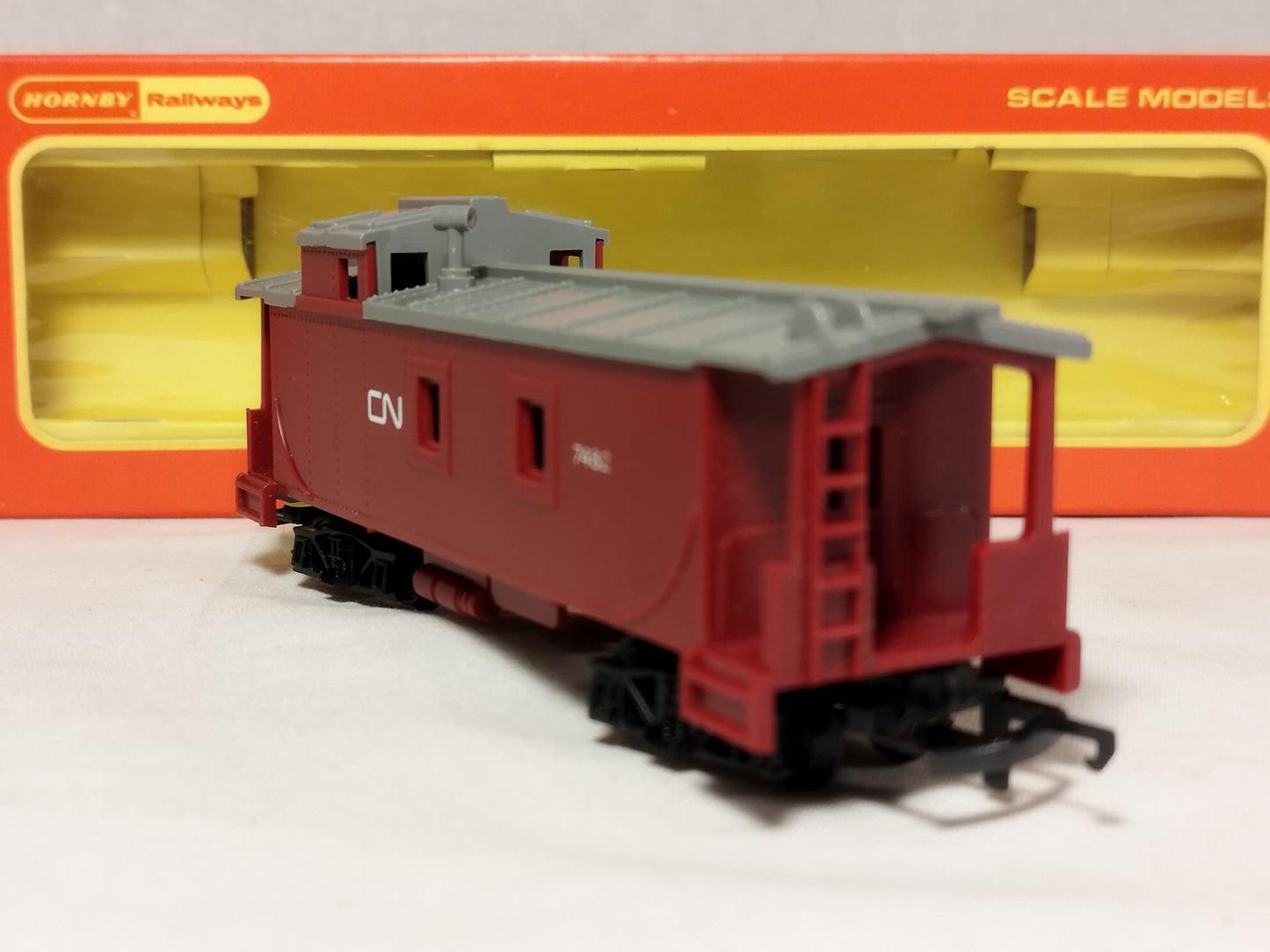 Hornby OO Gauge Canadian CN Rail Caboose Fourgon de Queue - Import Only Rare!
