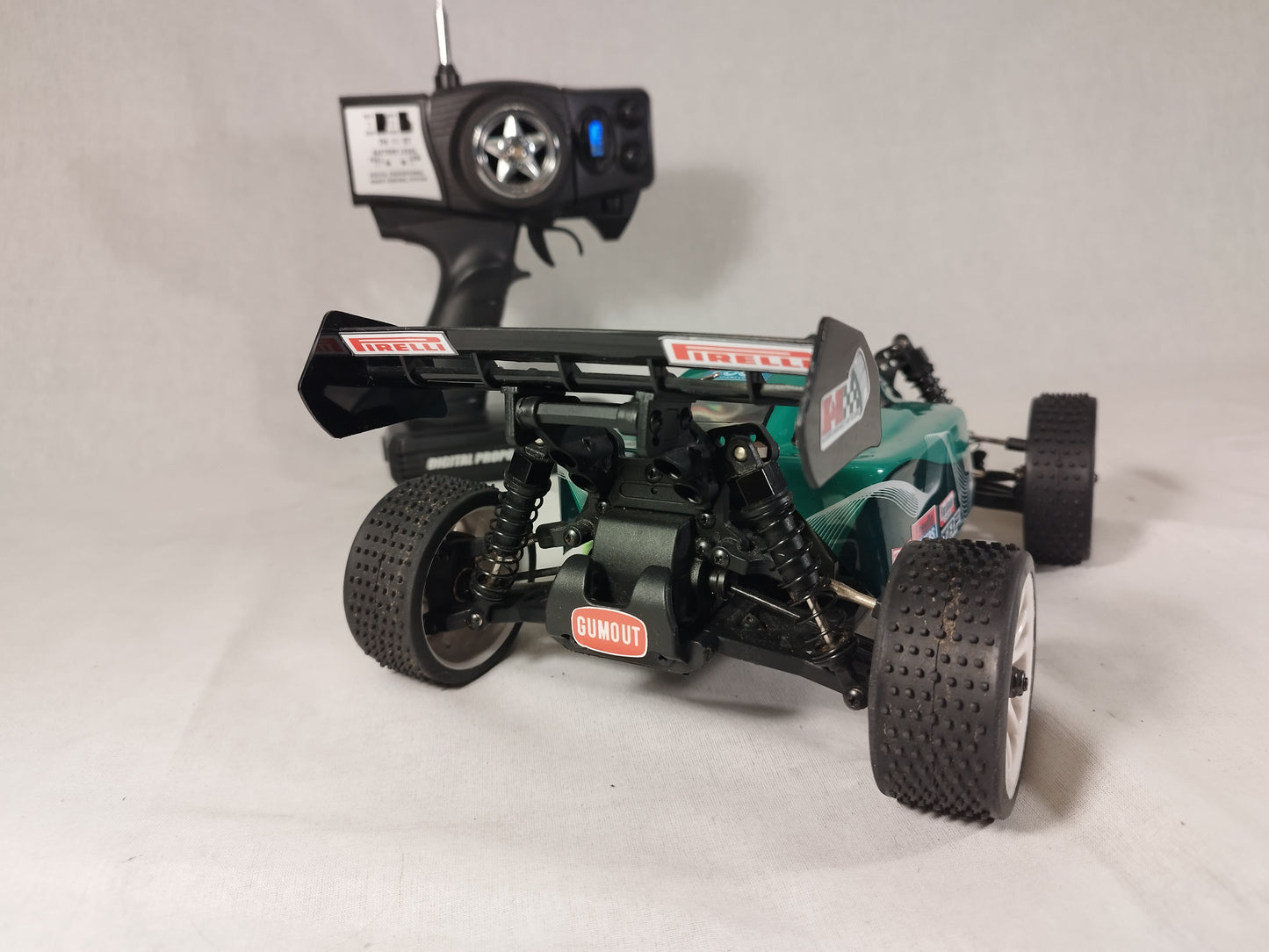 Revell 1:18 RC Buggy with Radio and Charger