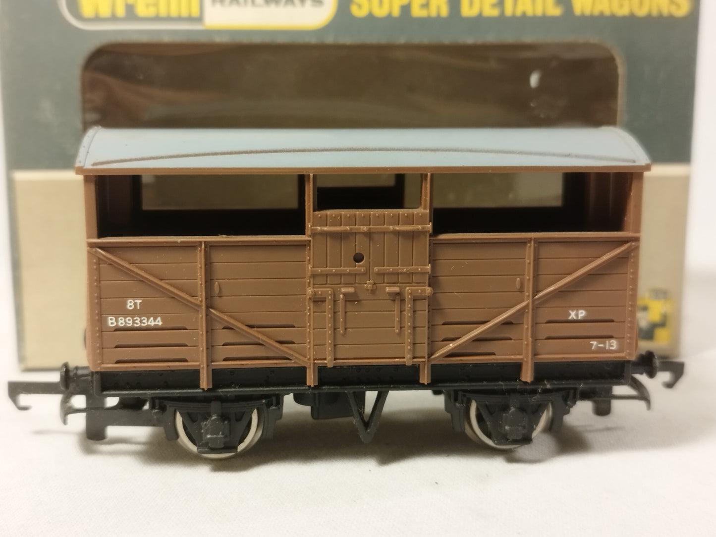 Wrenn OO Gauge 8 Ton Cattle Wagon W4630
