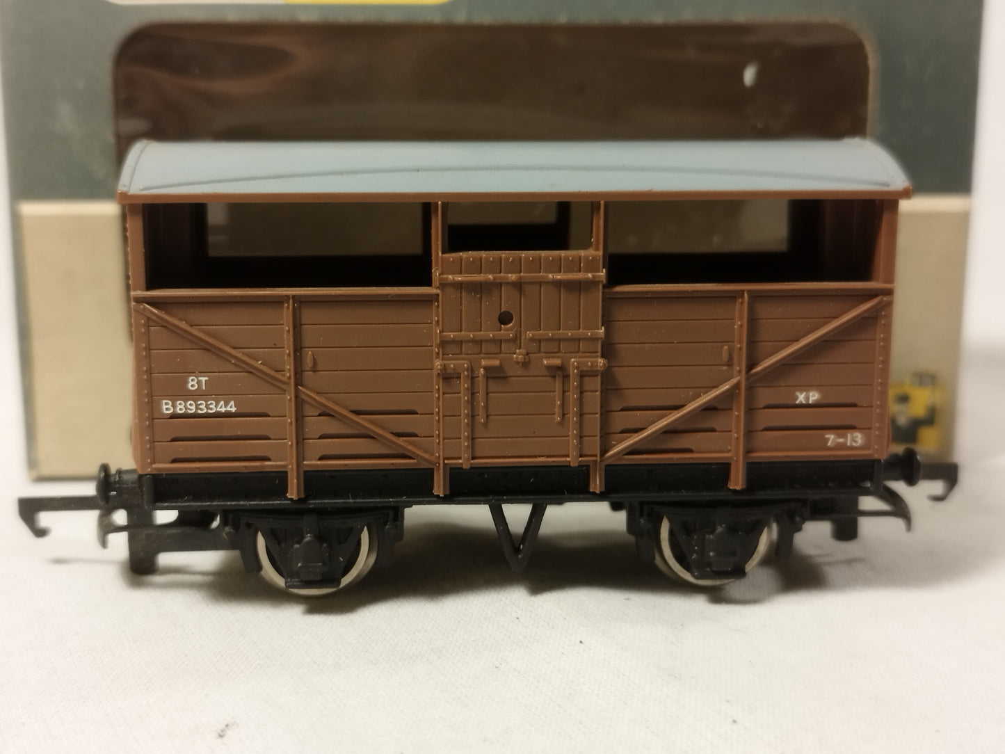 Wrenn OO Gauge 8 Ton Cattle Wagon W4630