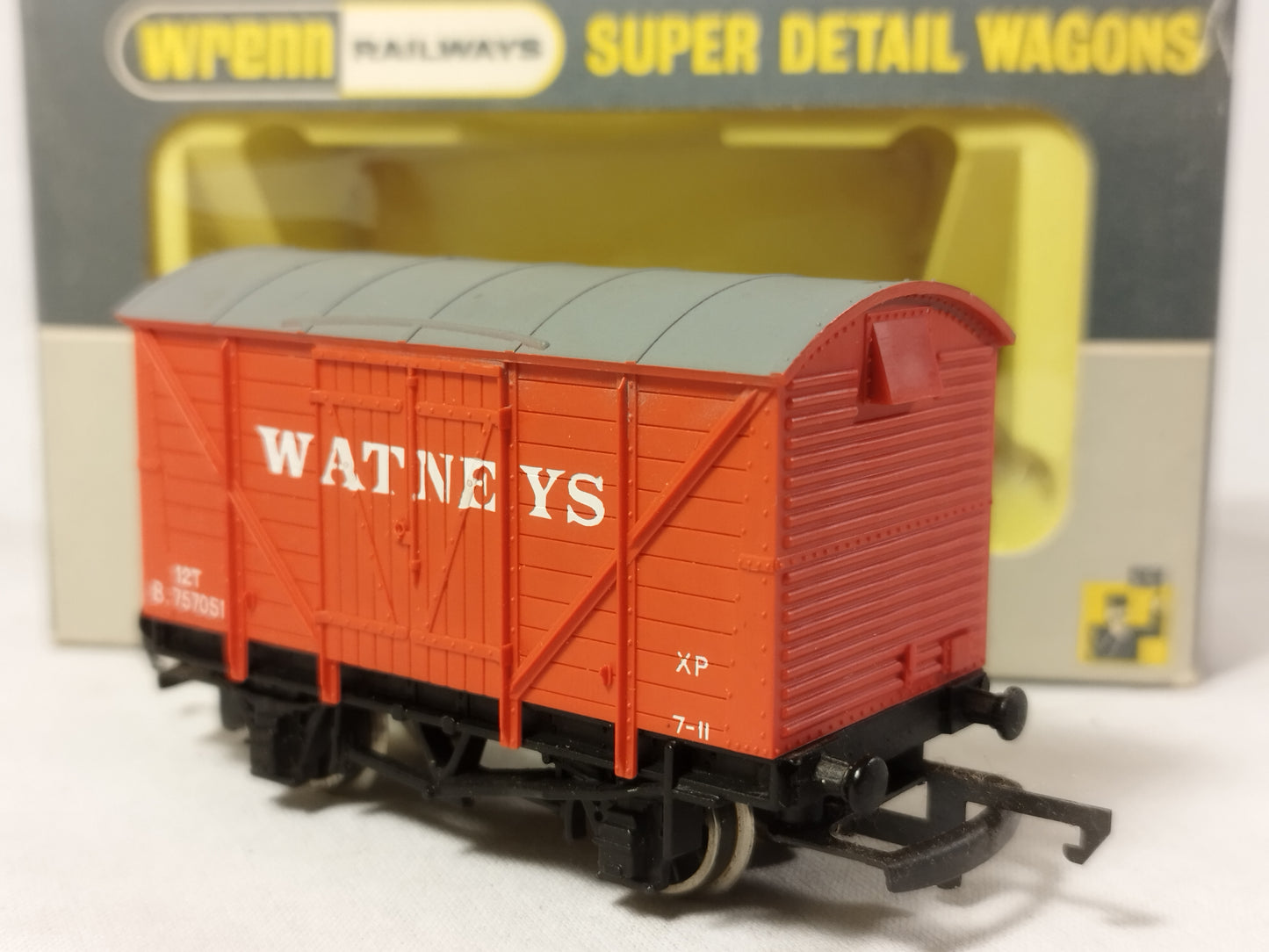 Wrenn OO Gauge "Watneys" Ventilated Van W5011 Boxed