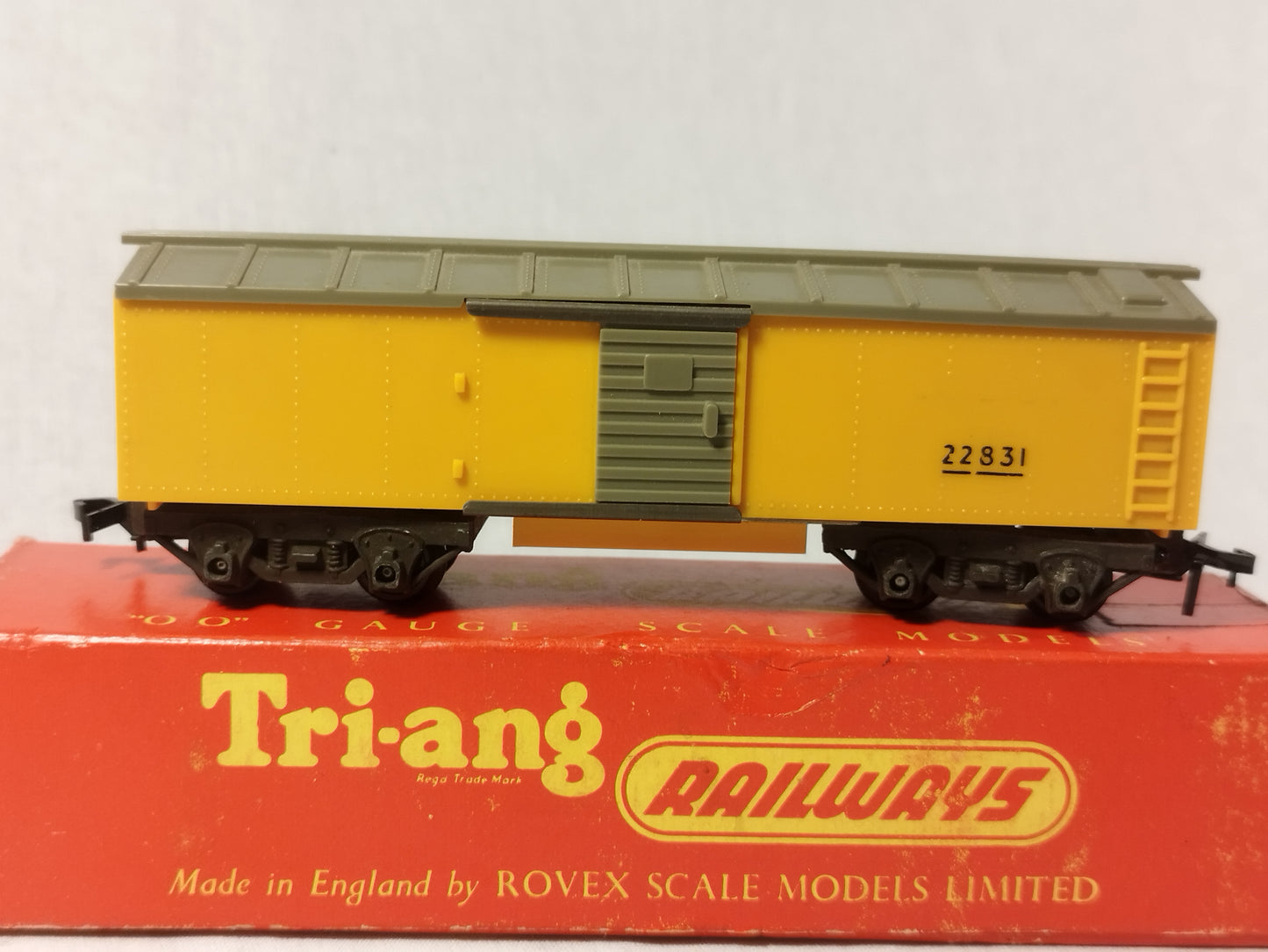 Triang Transcontinental Railways TC Series Box Car in Yellow Boxed