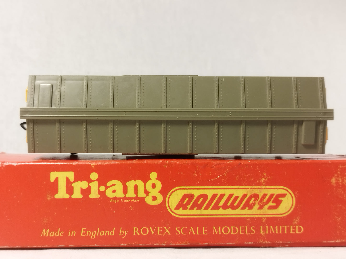 Triang Transcontinental Railways TC Series Box Car in Yellow Boxed
