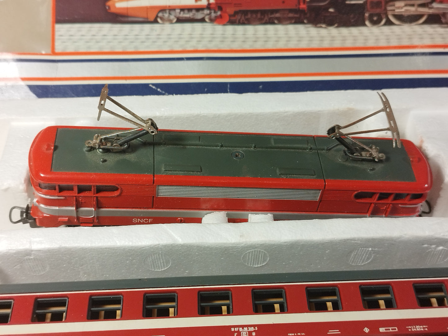 Lima OO Gauge "Le Captiole" Electric Loco SNCF Train Set