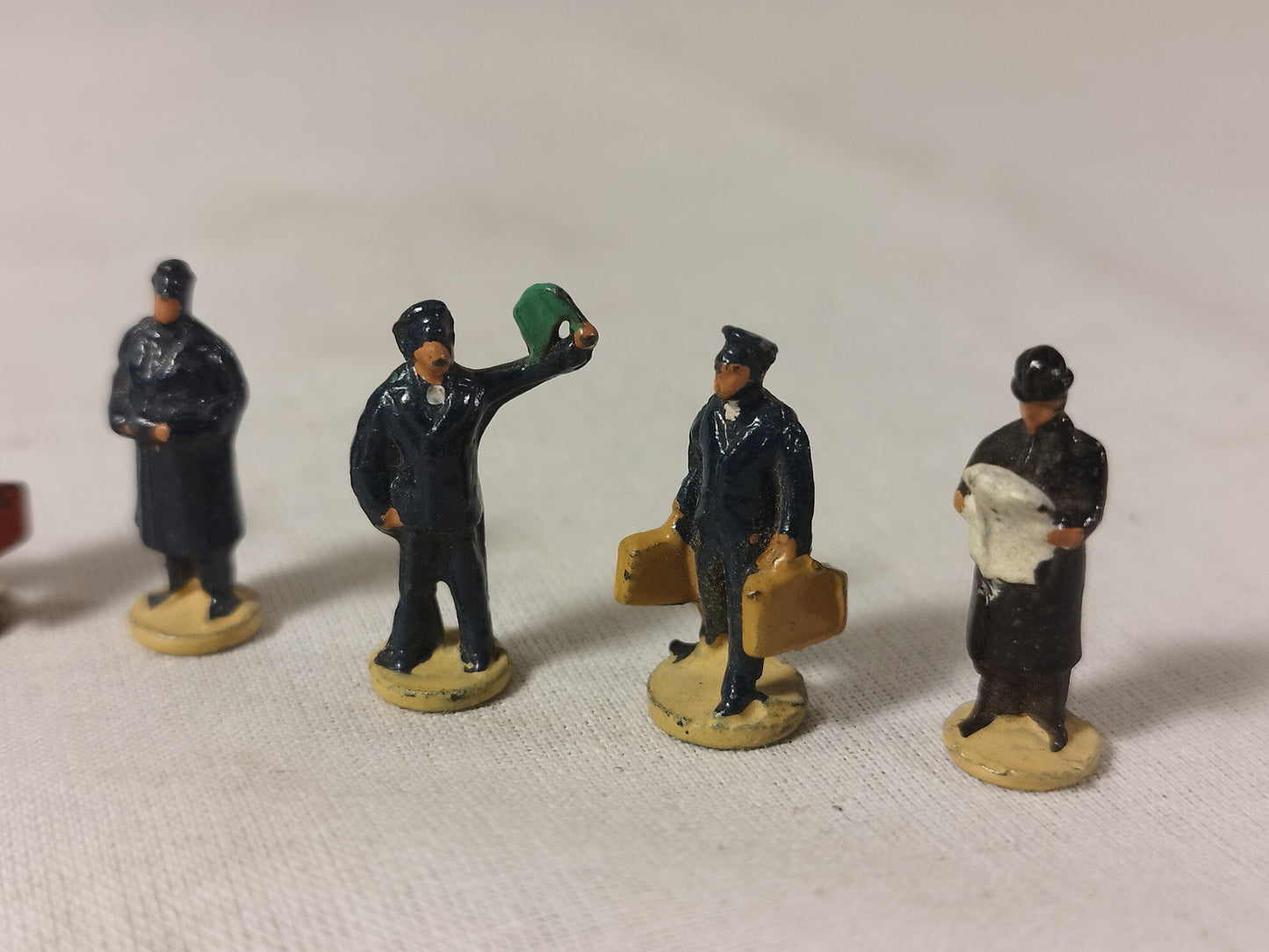 Hornby Dublo Dinky Station Staff Figures all Cast Metal