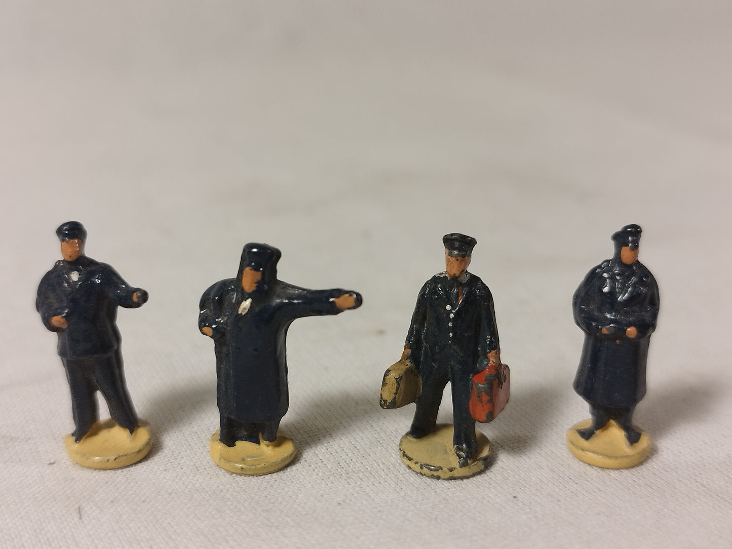 Hornby Dublo Dinky Station Staff Figures all Cast Metal