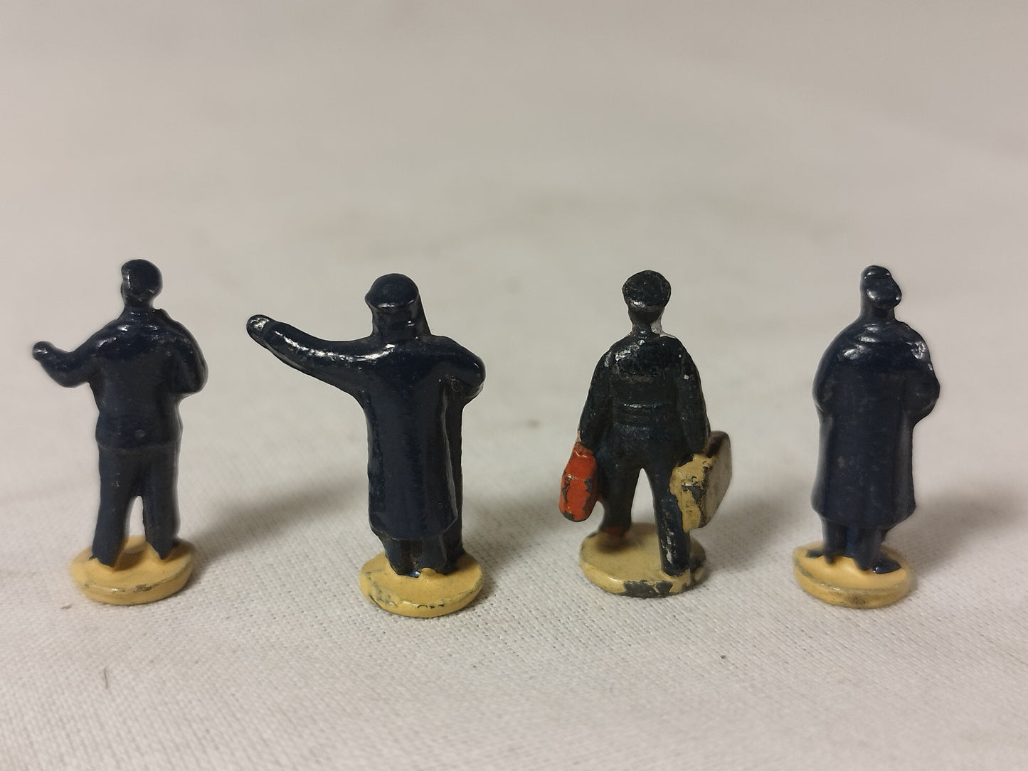 Hornby Dublo Dinky Station Staff Figures all Cast Metal