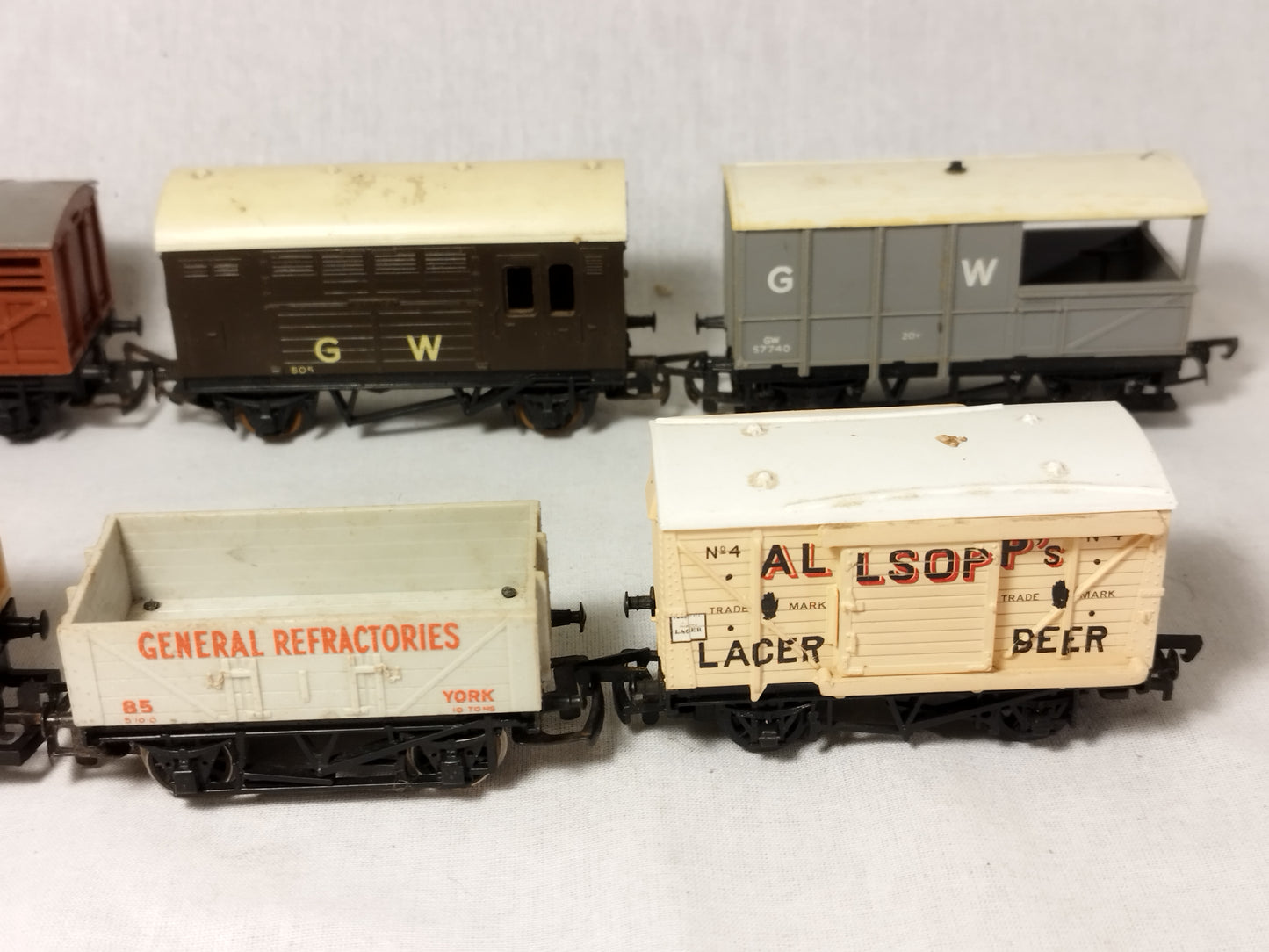 Hornby & Mainline OO Gauge Closed Wagons and Brake Van