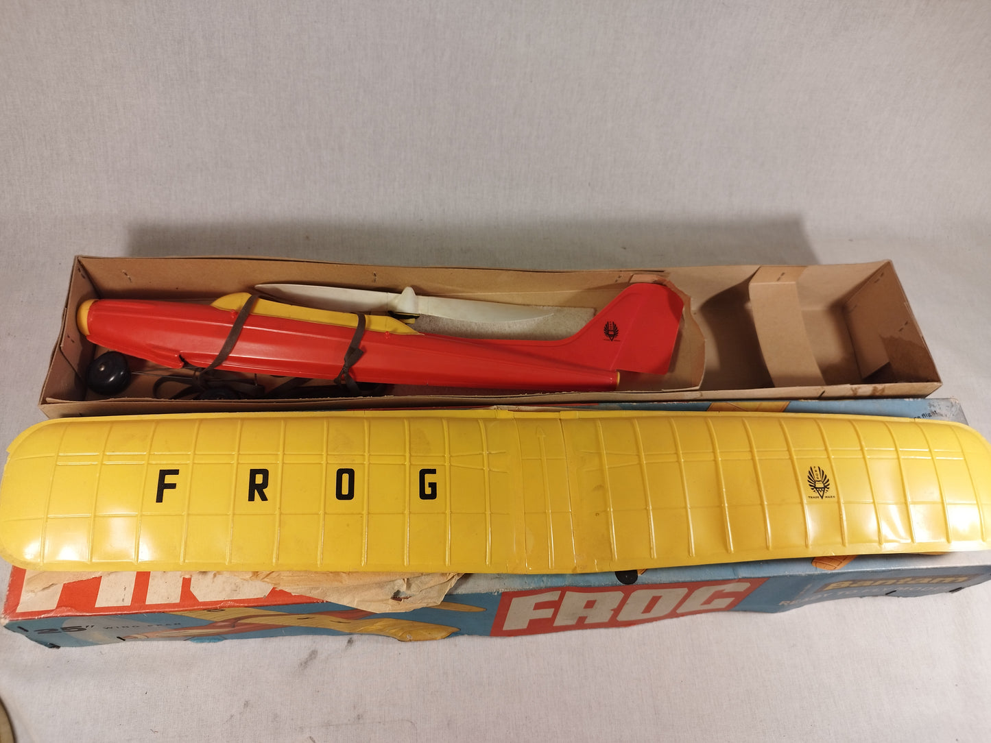 Frog Bantam 25" inch Wingspan Ready to Fly Model Kit - Late 1960's