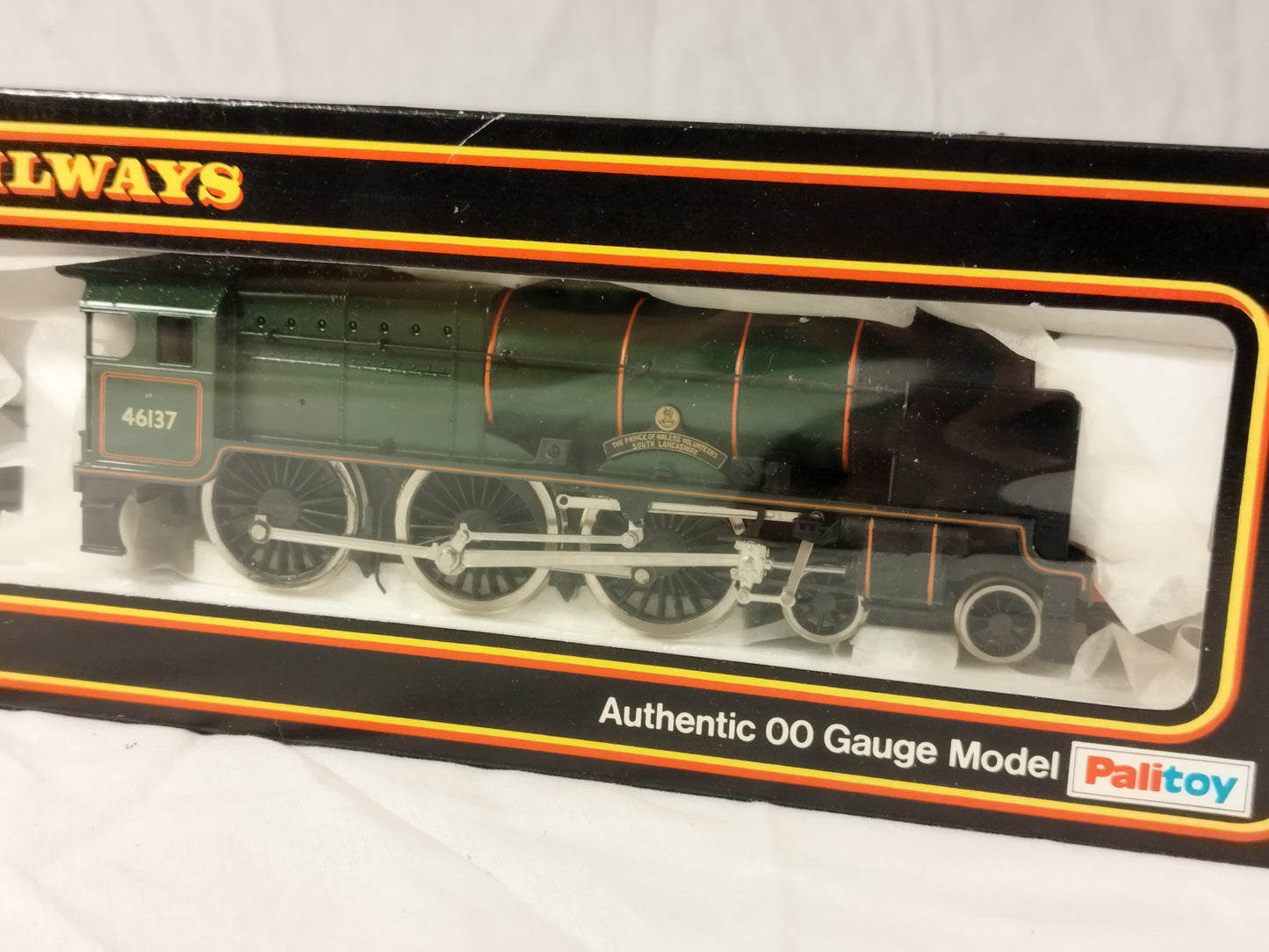 Mainline OO Gauge Royal Scot "Prince of Wales Volunteers South Lancashire" - Mint