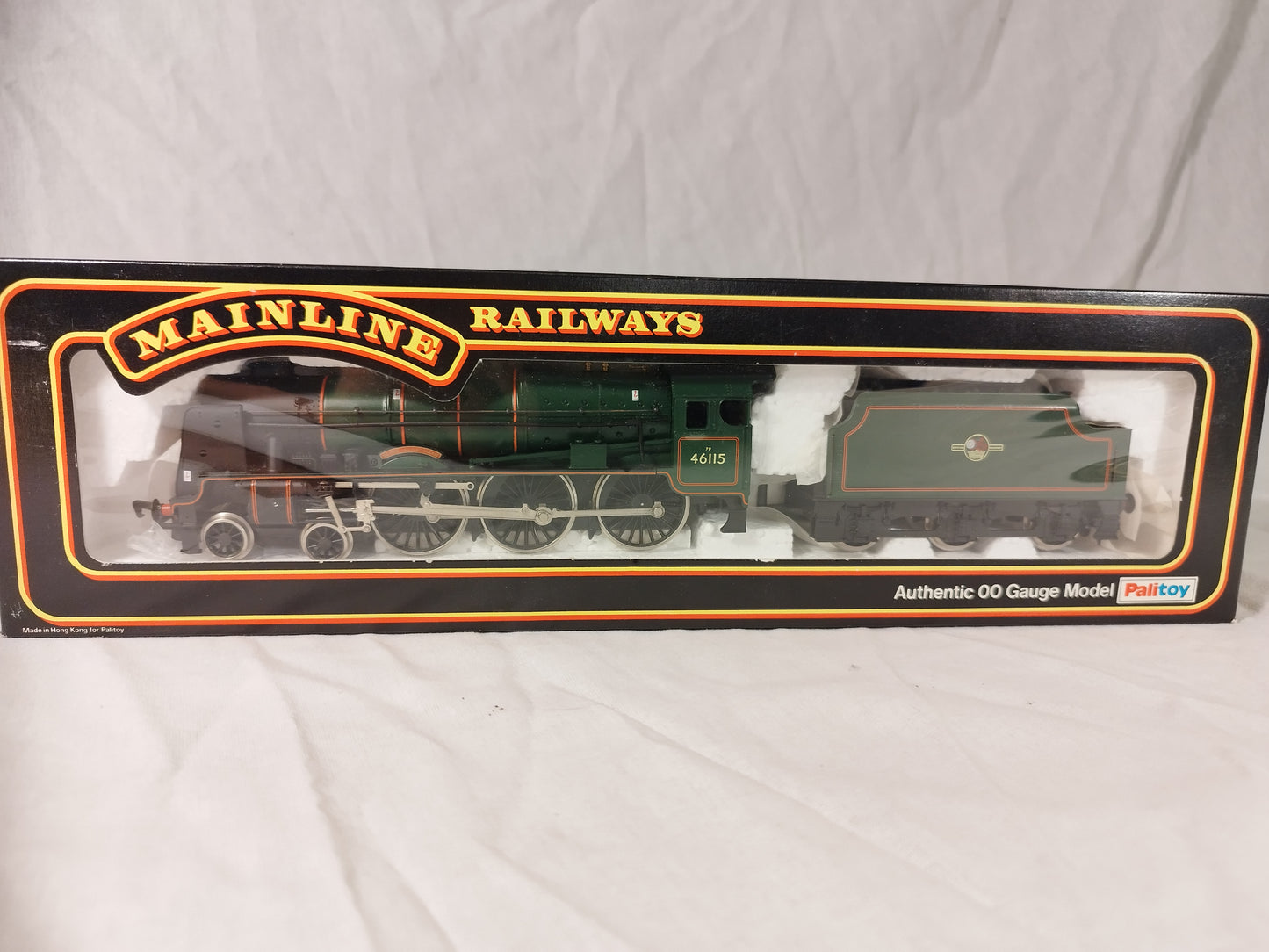 Mainline OO Gauge Royal Scot 46115 "Scots Guardsman" - Mint