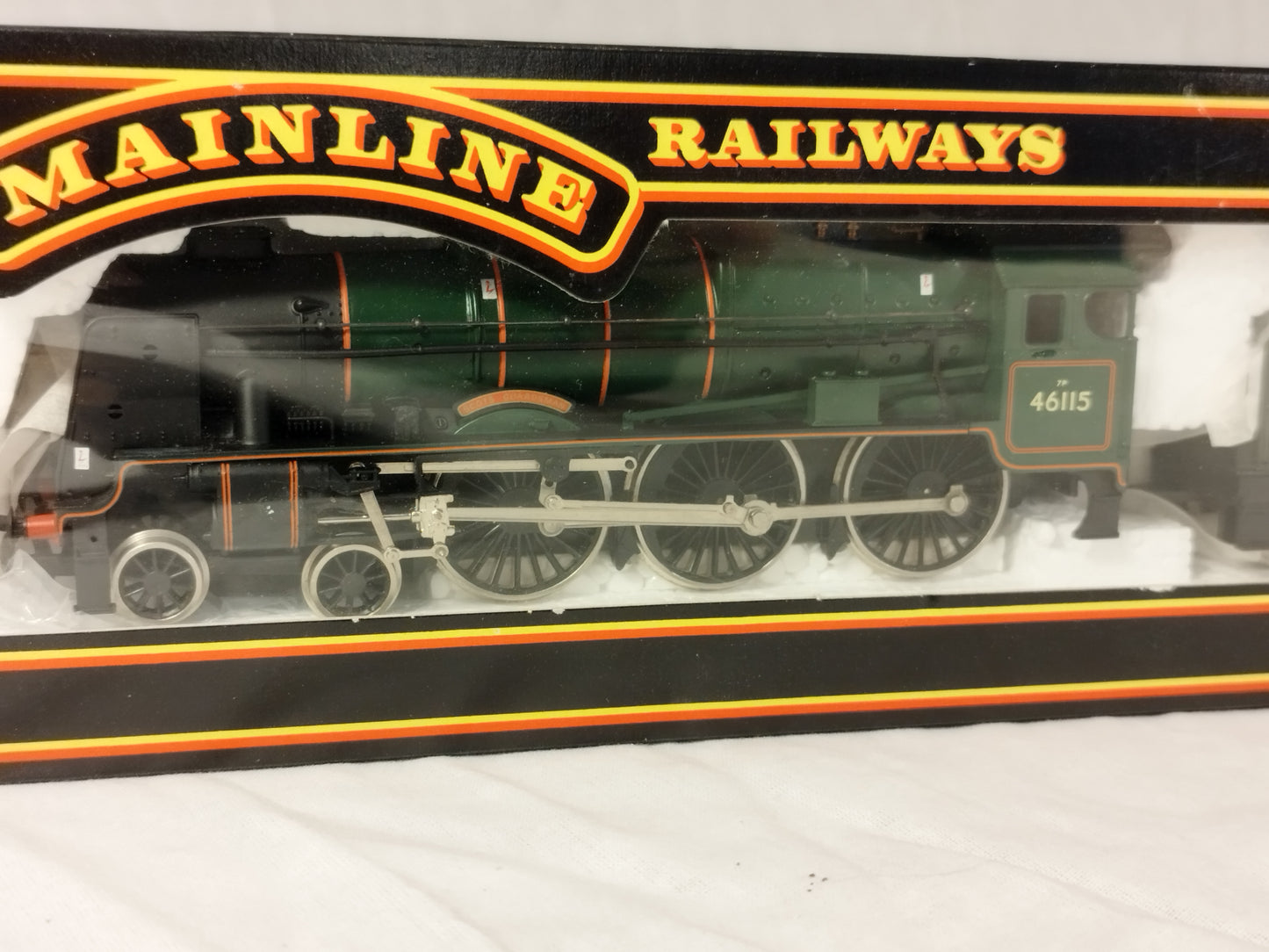 Mainline OO Gauge Royal Scot 46115 "Scots Guardsman" - Mint
