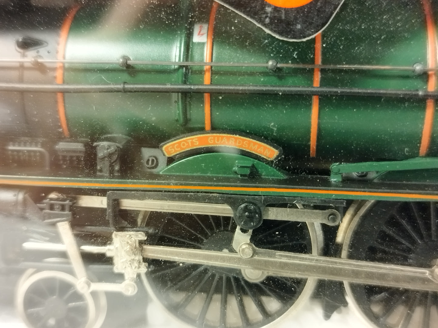 Mainline OO Gauge Royal Scot 46115 "Scots Guardsman" - Mint