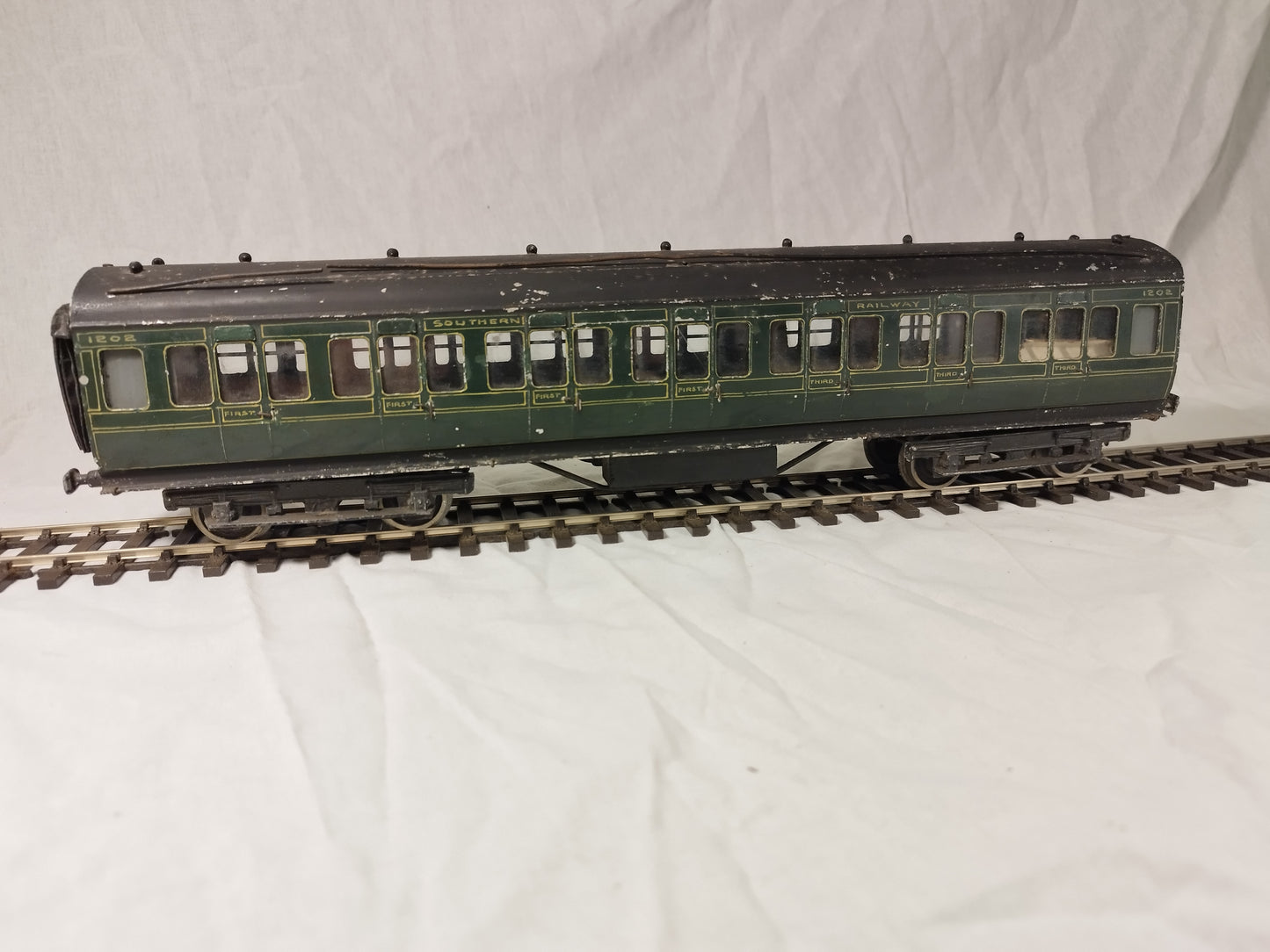 Leeds/Bonds/Gamages O Gauge SR Southern Railway 1st & 3rd Coach - Pre War