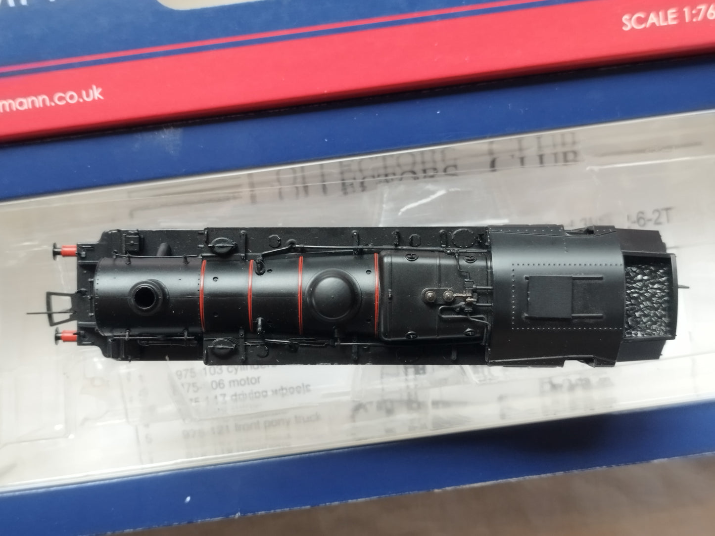 Bachmann 31-975 BR Standard 3MT Tank "82029" - Early Emblem
