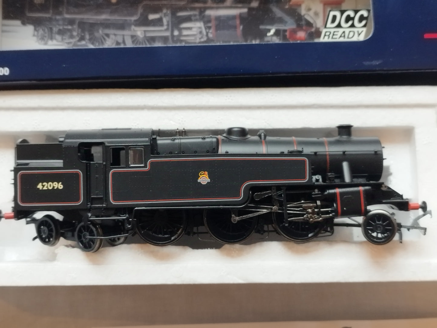 Bachmann 32-876 Fairburn Tank Loco "42096" - BR Black Early Emblem