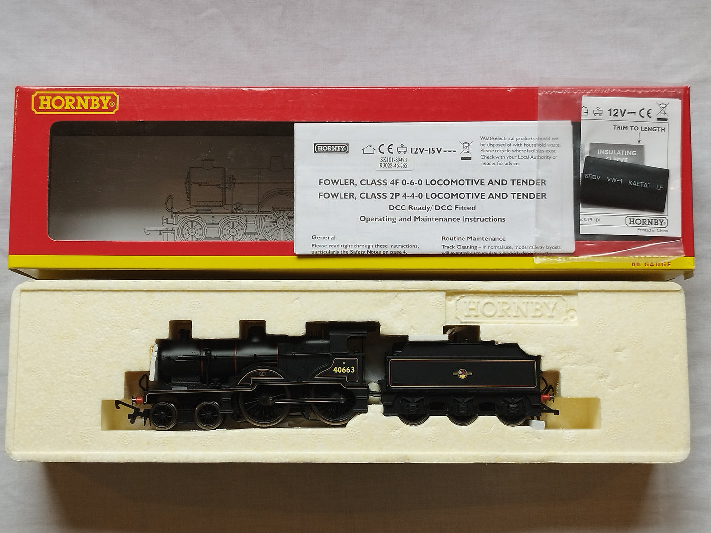 Hornby R3028 Class 2P Loco "40663" - BR Black Late Emblem