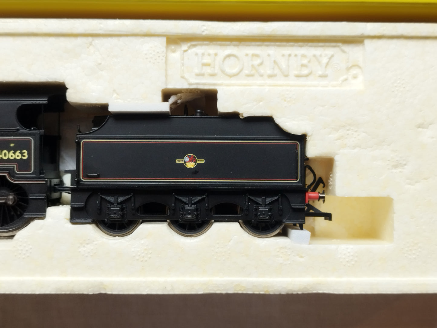 Hornby R3028 Class 2P Loco "40663" - BR Black Late Emblem