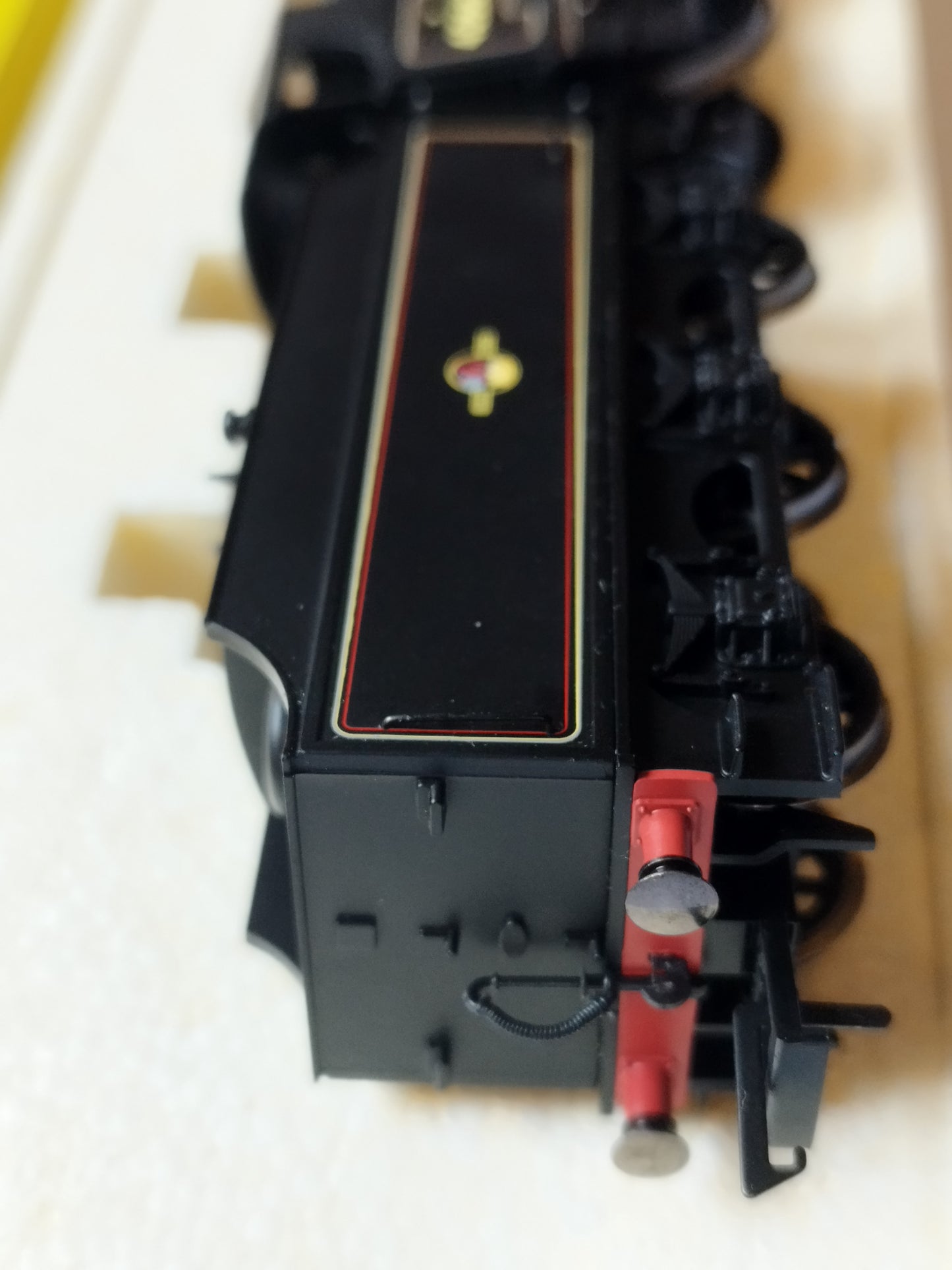 Hornby R3028 Class 2P Loco "40663" - BR Black Late Emblem