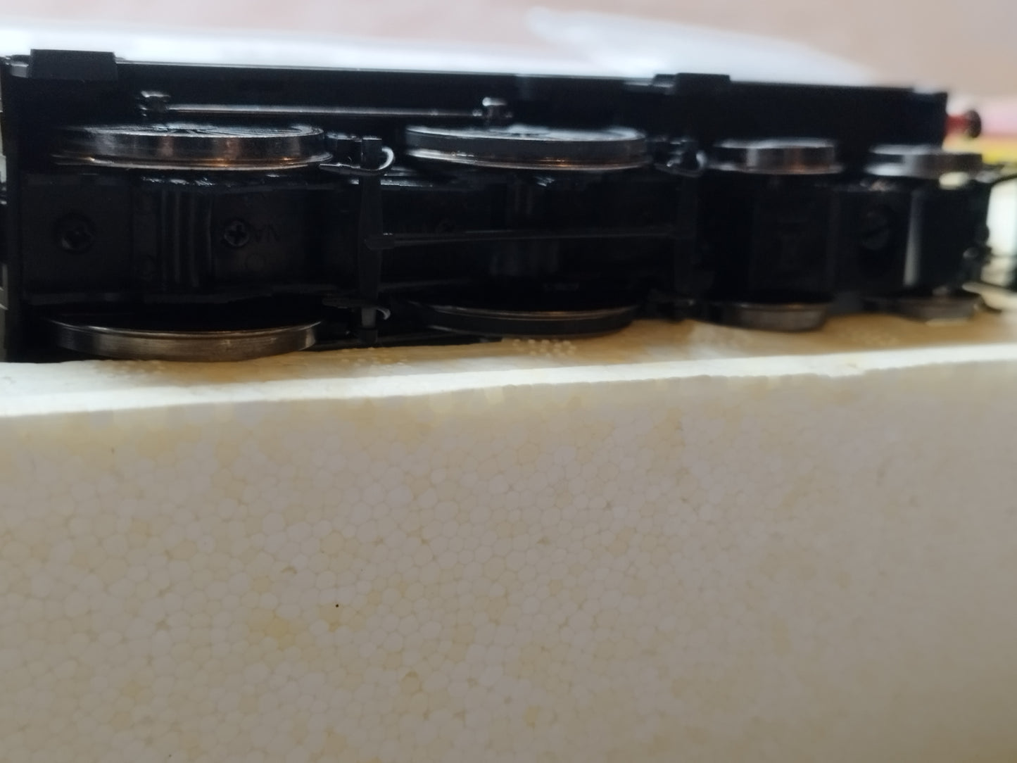 Hornby R3028 Class 2P Loco "40663" - BR Black Late Emblem