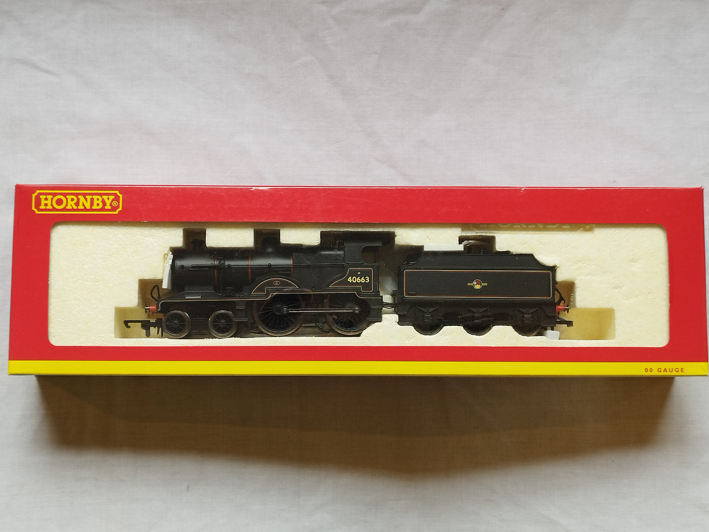 Hornby R3028 Class 2P Loco "40663" - BR Black Late Emblem