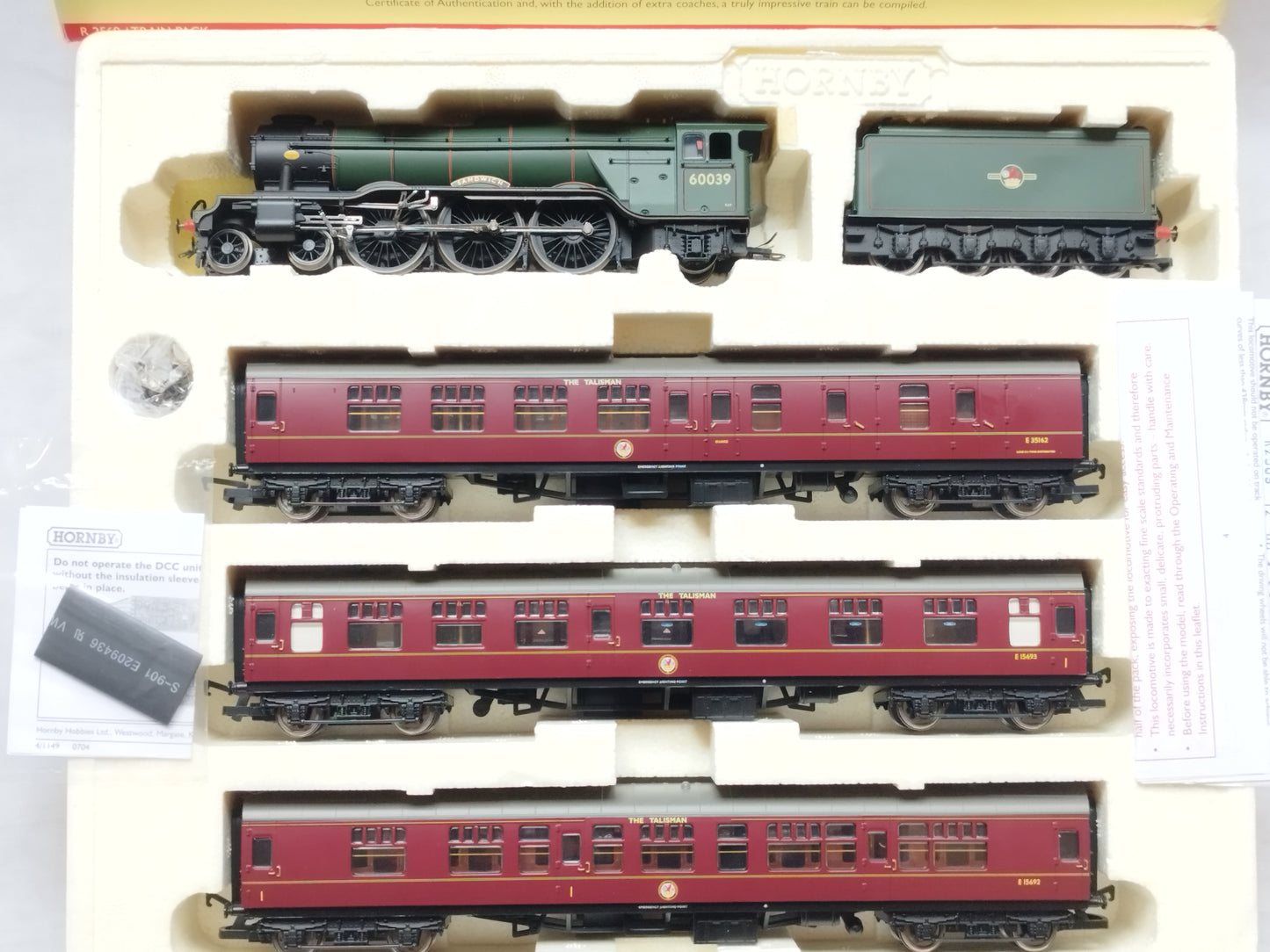 Hornby Train Pack R2569 "The Talisman" Class A3 Loco + 3 BR Mk 1 Coaches