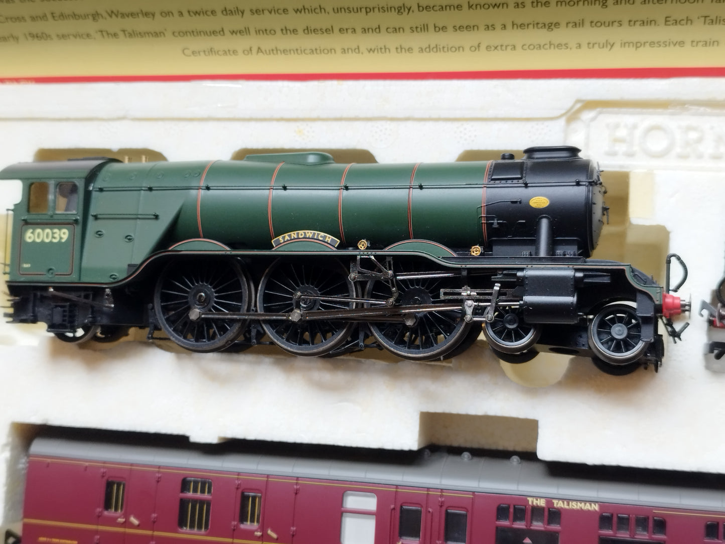 Hornby Train Pack R2569 "The Talisman" Class A3 Loco + 3 BR Mk 1 Coaches
