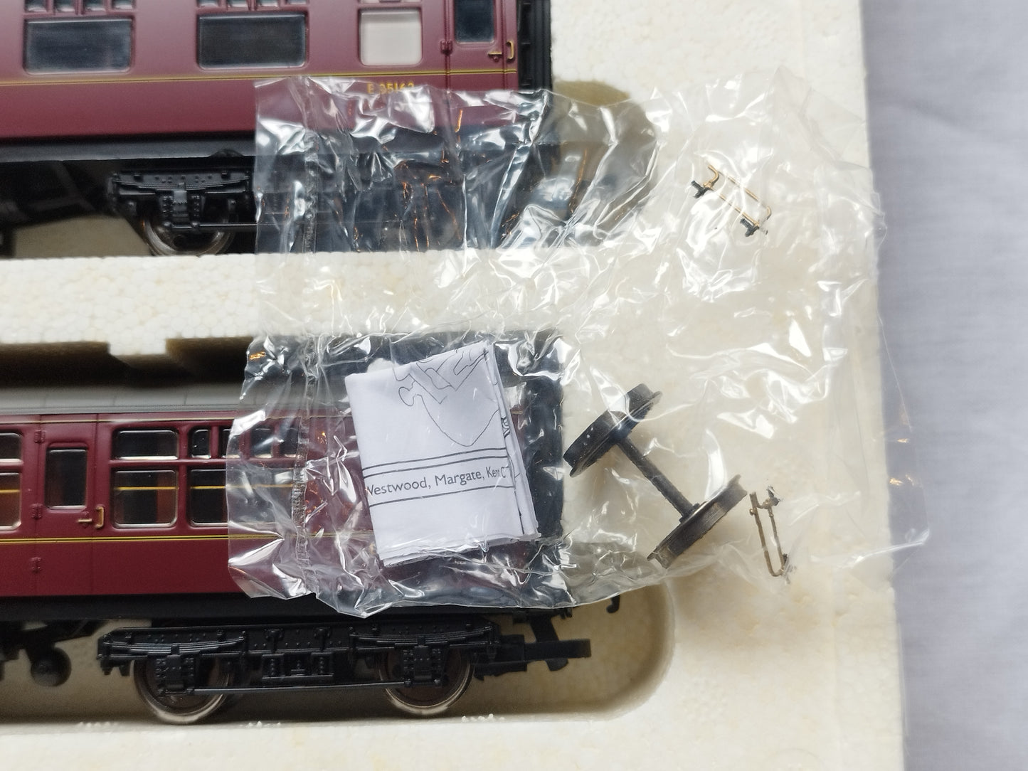 Hornby Train Pack R2569 "The Talisman" Class A3 Loco + 3 BR Mk 1 Coaches