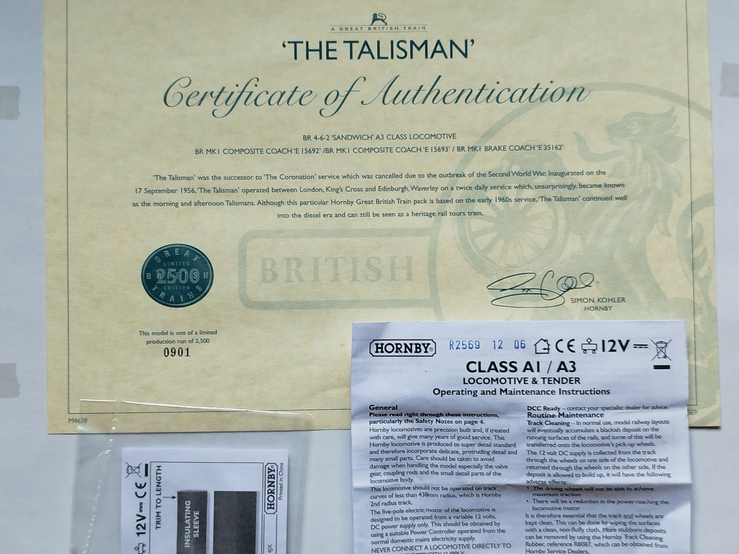 Hornby Train Pack R2569 "The Talisman" Class A3 Loco + 3 BR Mk 1 Coaches