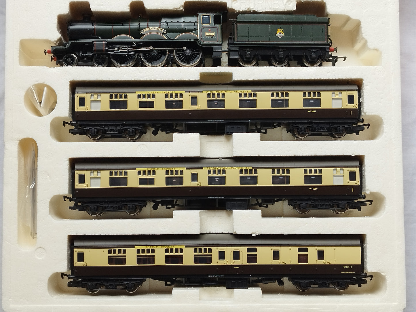 Hornby R2364M "The Torbay Express" Train Pack - Morlais Castle