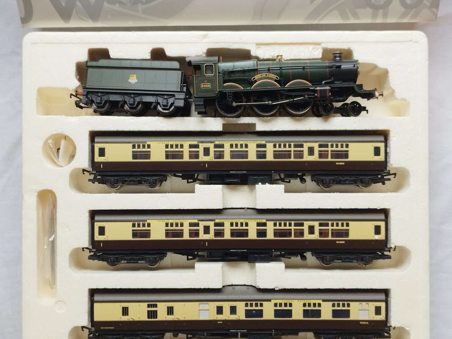 Hornby R2364M "The Torbay Express" Train Pack - Morlais Castle