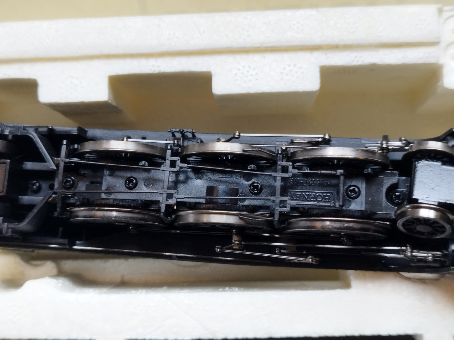 Hornby Train Pack R2435 "The Northumbrian" BR A4 Loco + 3 Coaches