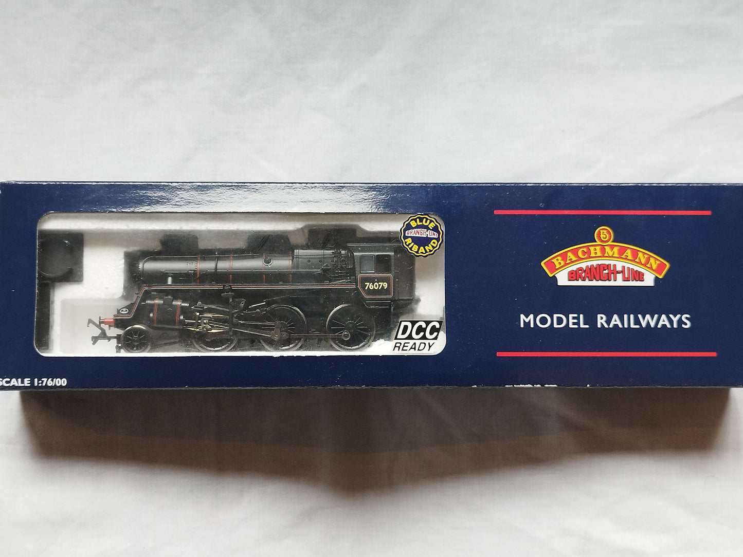 Bachmann 32-952 Standard Class 4MT 2-6-0 Tender Loco - Late Emblem