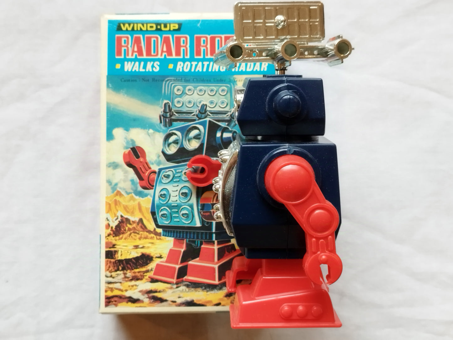 SH Horikawa Wind Up Radar Robot - Plastic 1970's