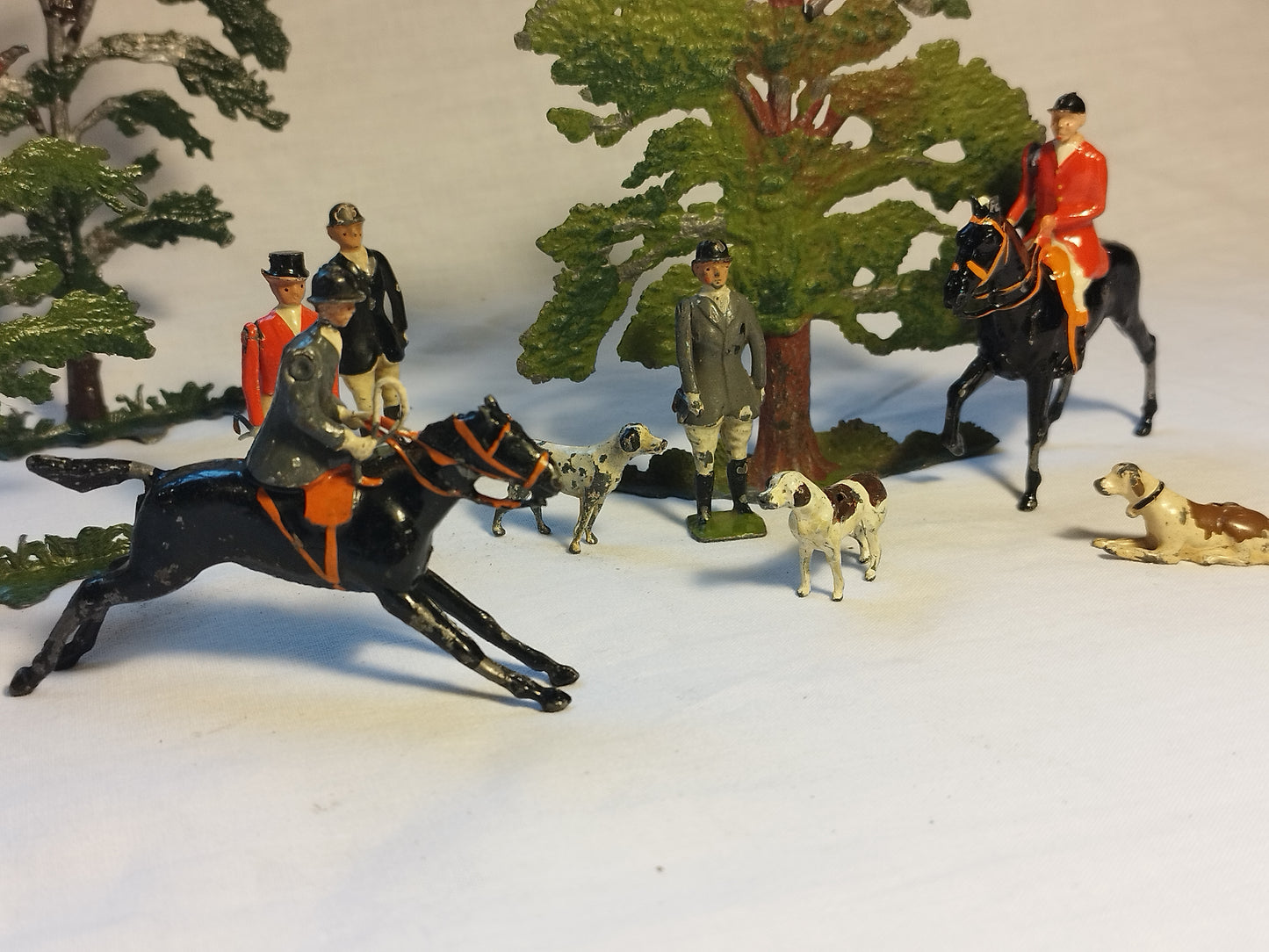 Britains Hunt Lead Figures and Trees Scene