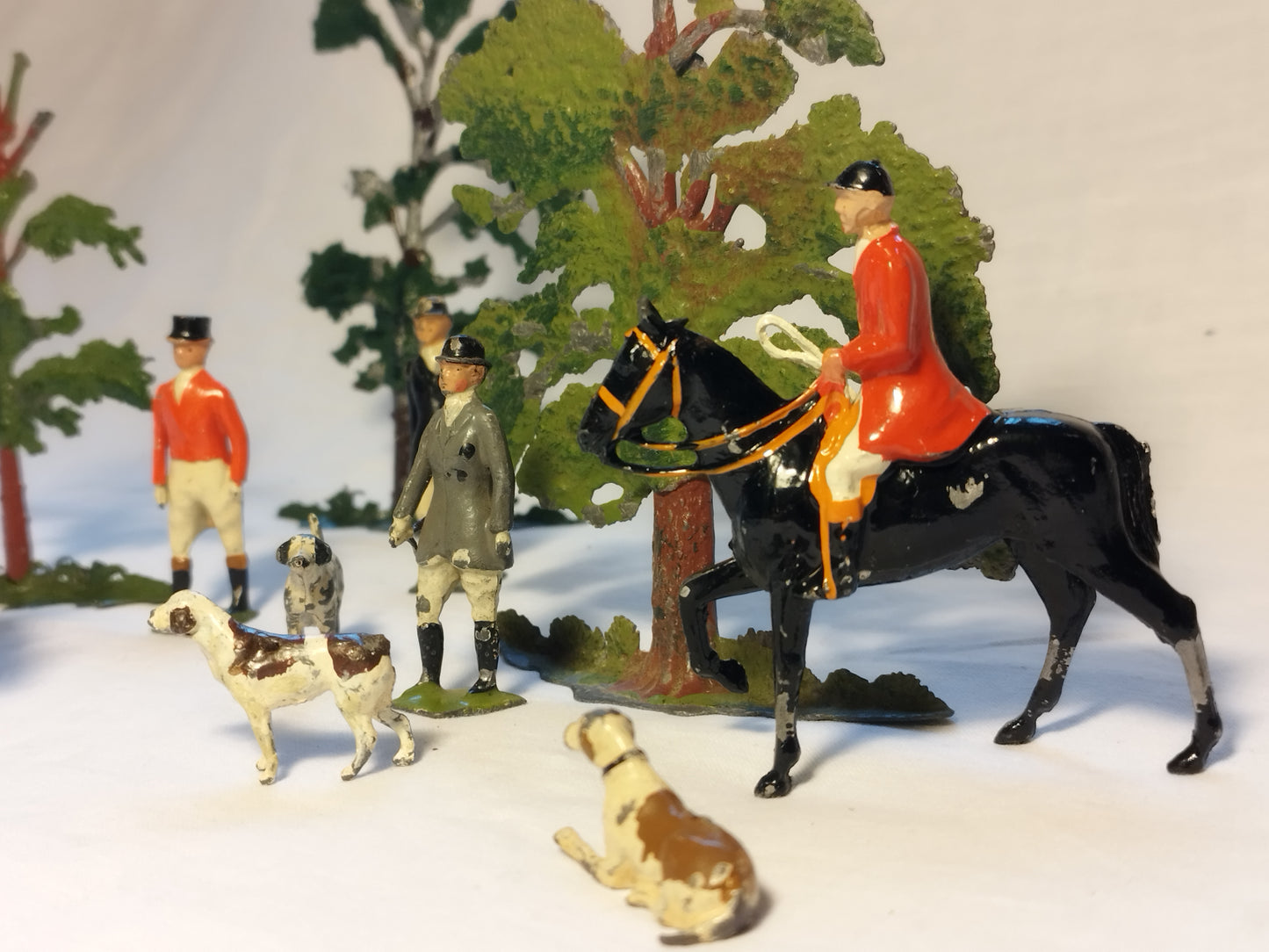 Britains Hunt Lead Figures and Trees Scene