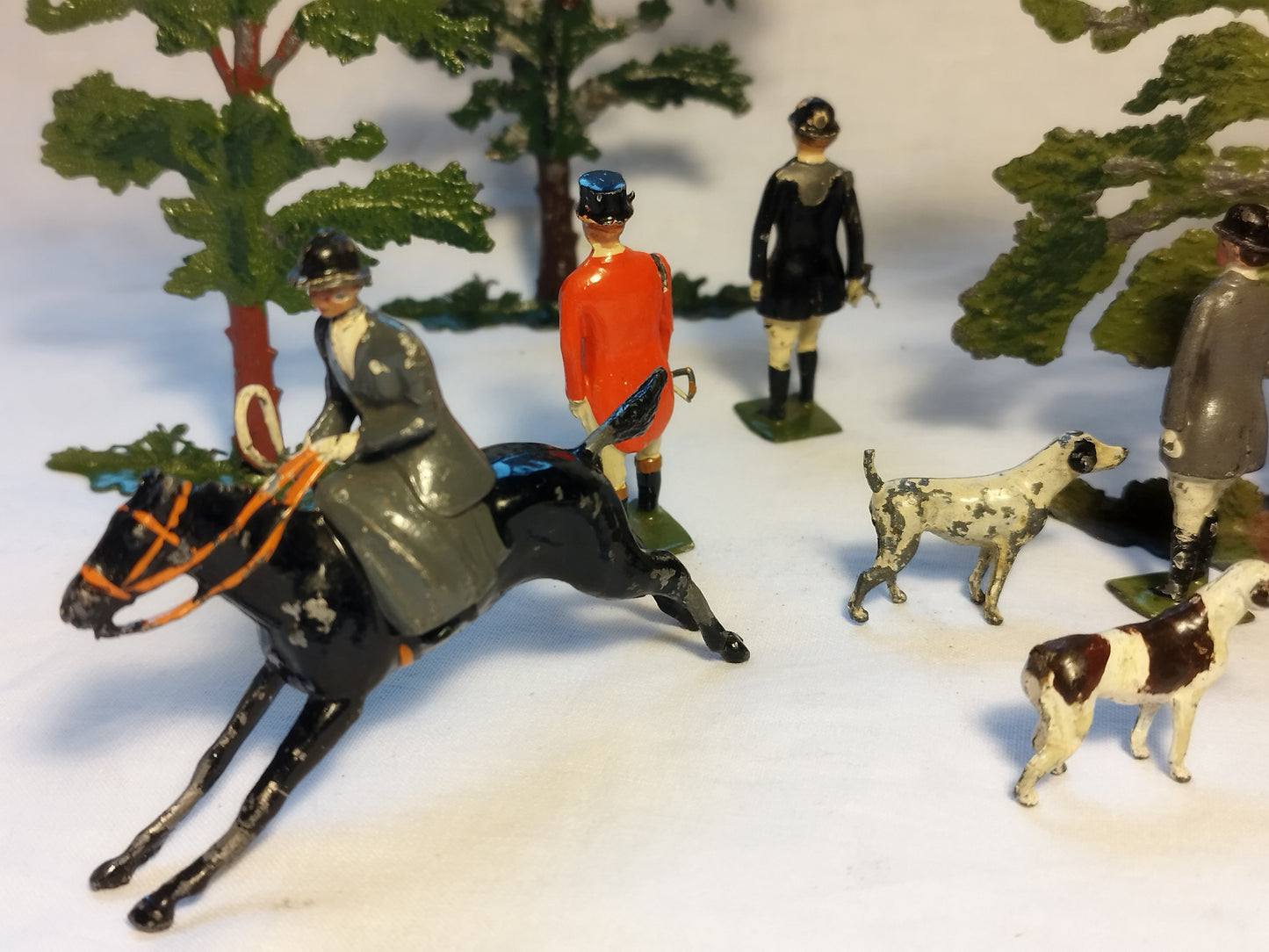 Britains Hunt Lead Figures and Trees Scene