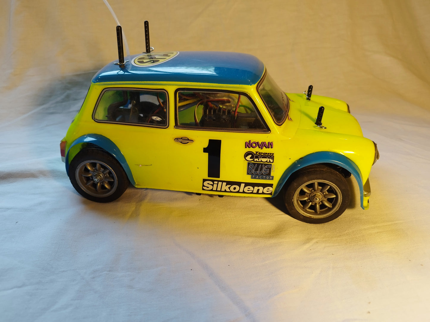 Tamiya 1/10 RC Rover Mini Cooper Racing Car. M-03 Chassis RTR.