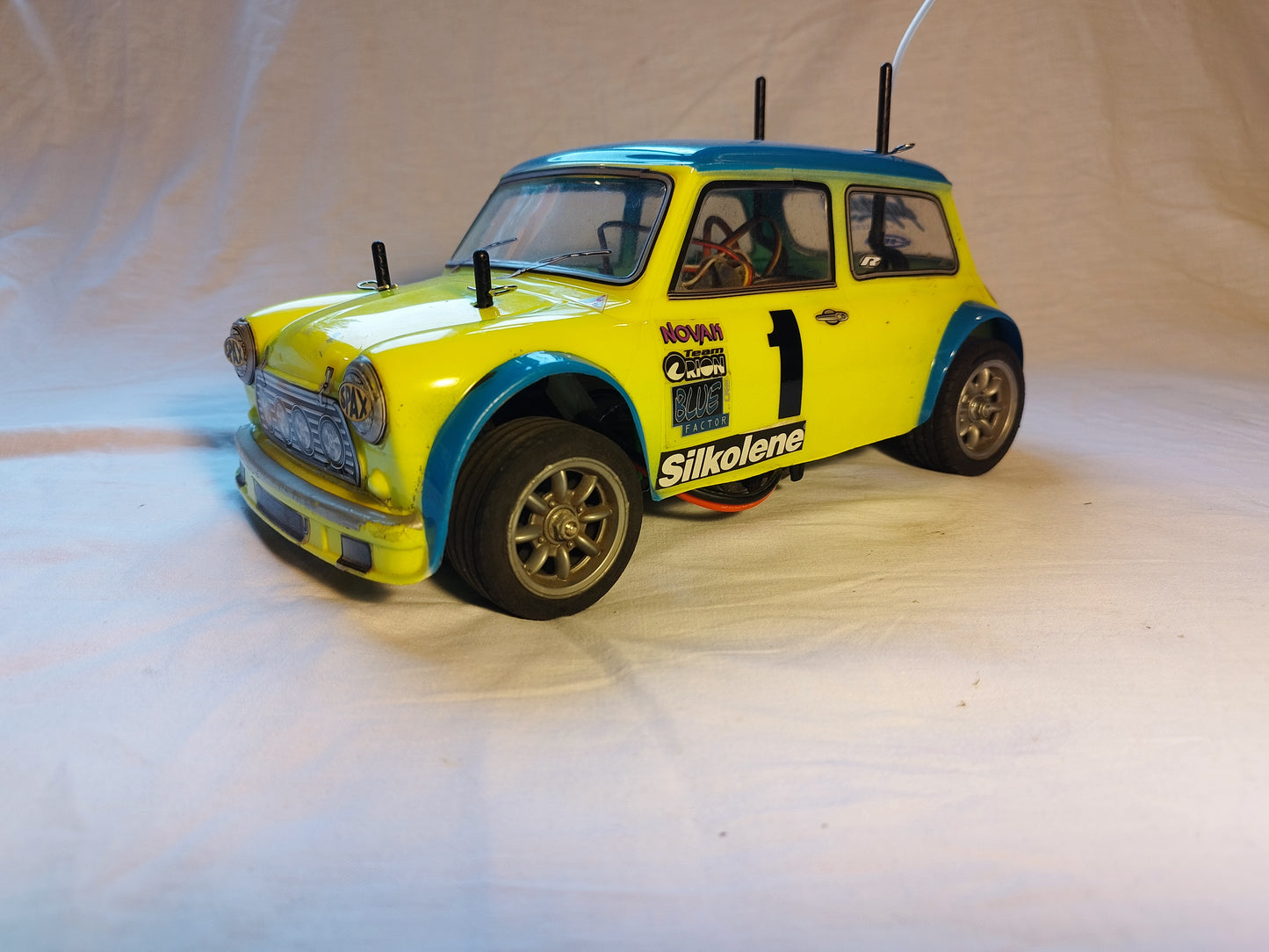 Tamiya 1/10 RC Rover Mini Cooper Racing Car. M-03 Chassis RTR.