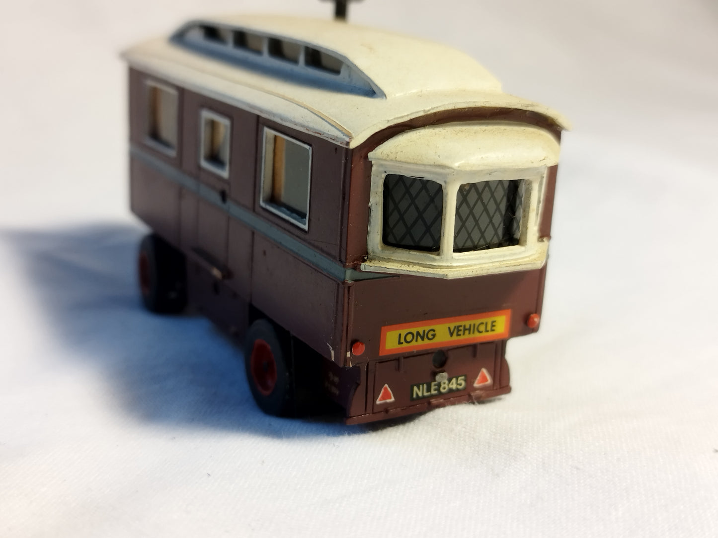 Varney Transport Replicas 1/76 Showman's Bus & Caravan - Pro Built by Colin Flannery