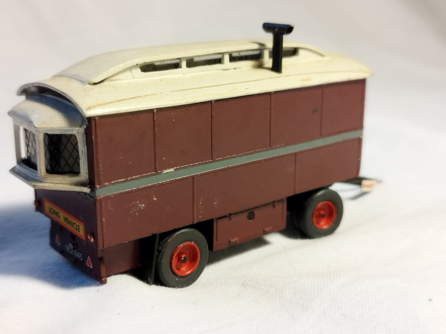 Varney Transport Replicas 1/76 Showman's Bus & Caravan - Pro Built by Colin Flannery
