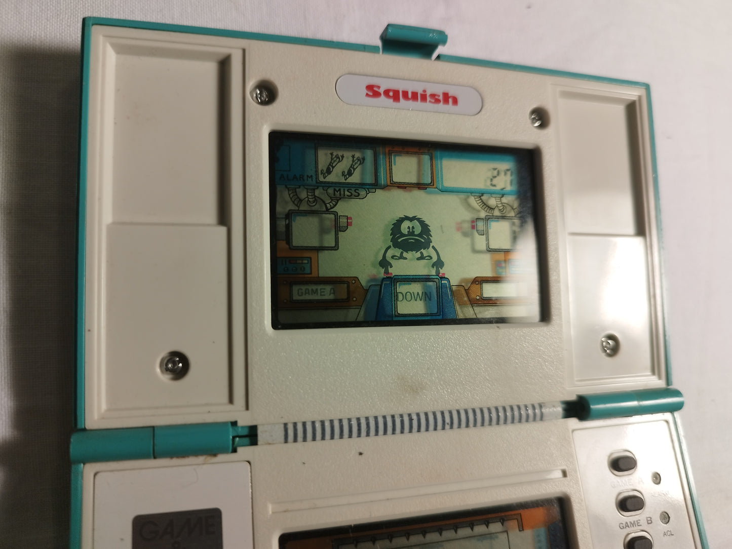 Nintendo Game & Watch 1986 Handheld Console "Squish" MG-61 - Working!