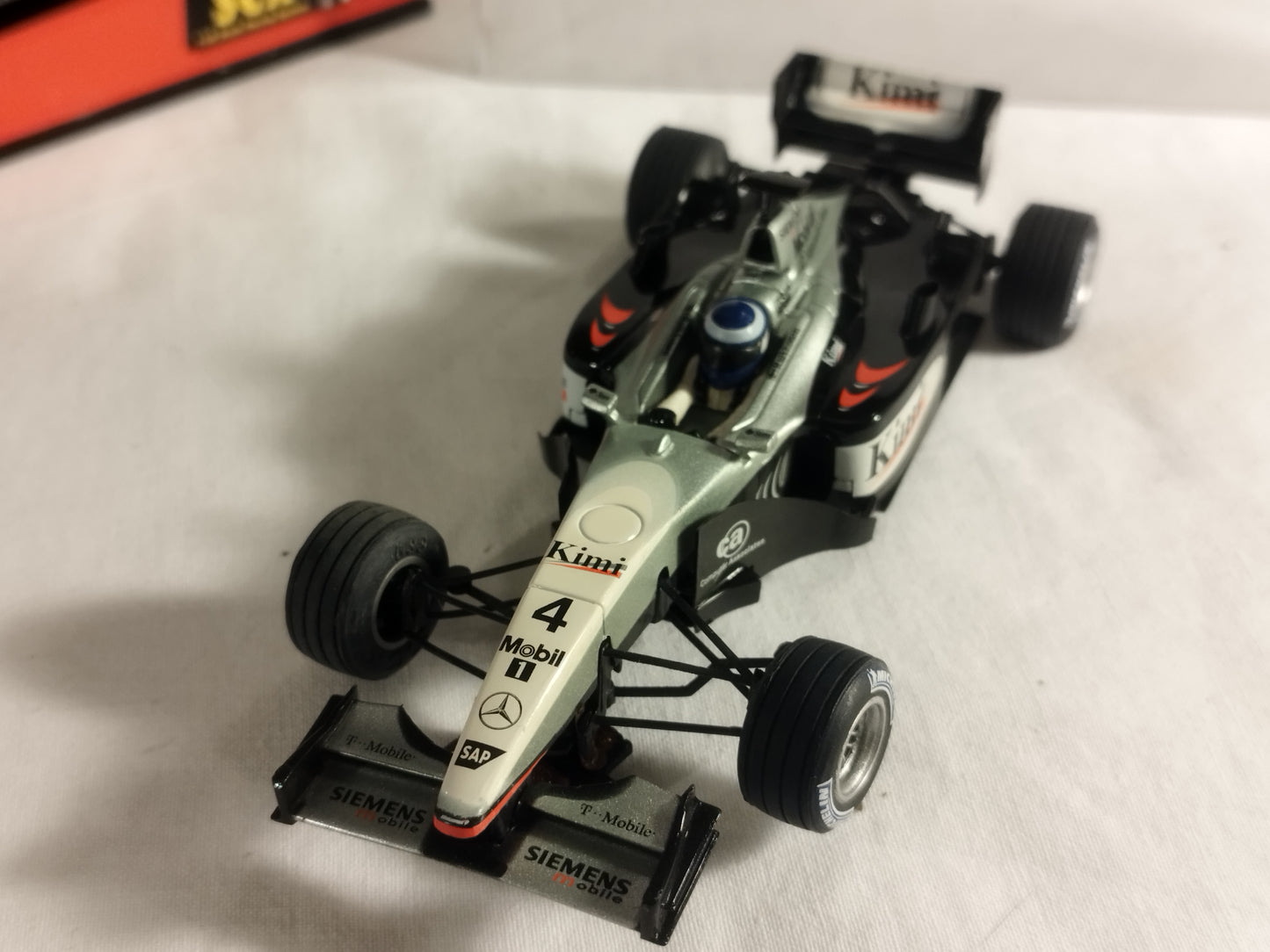 SCX Scalextric McLaren Mercedes MP4-16 Kimi Raikonnen 1/32 Slot Car