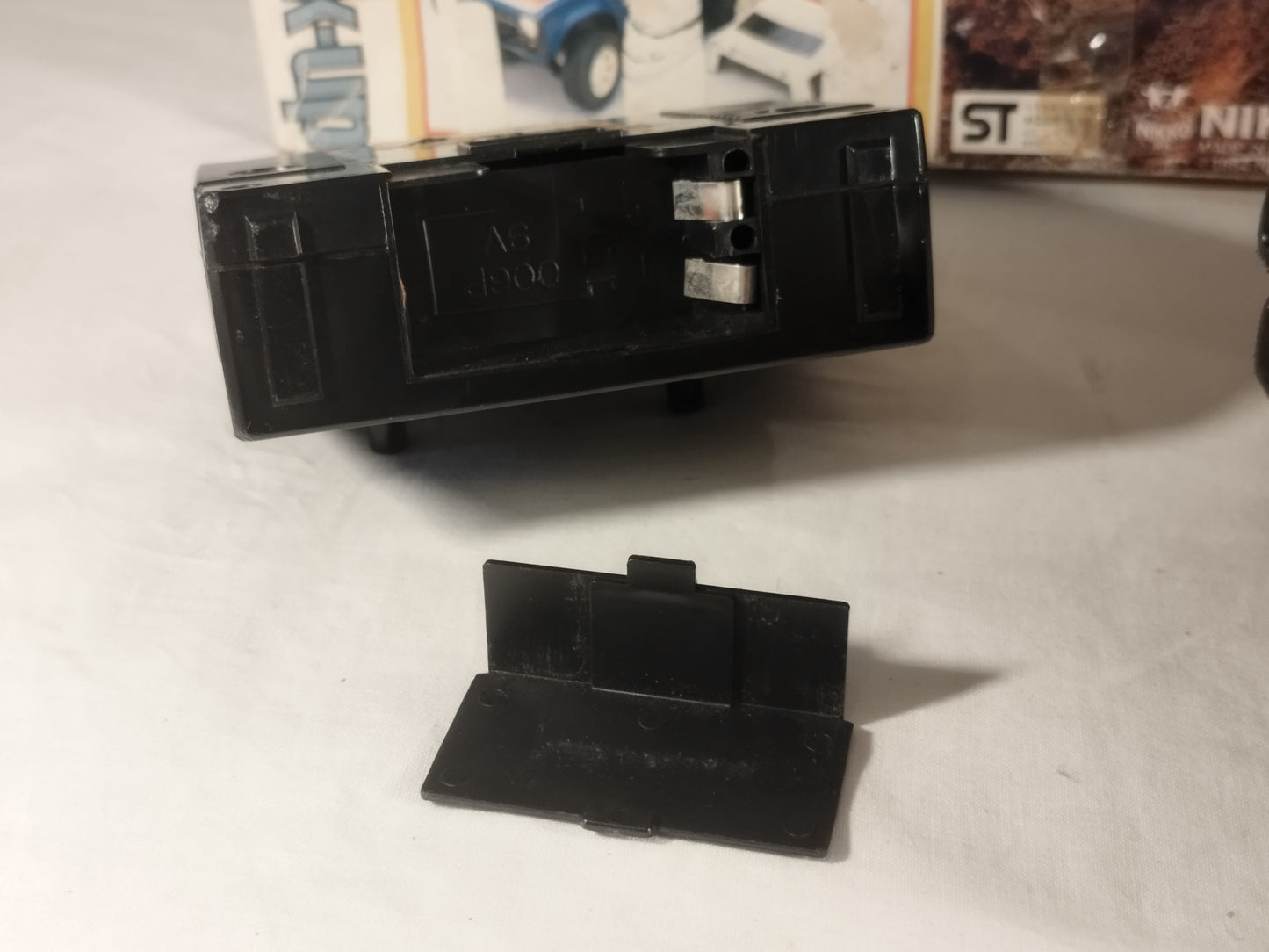 Nikko 1/16 RC Toyota Hilux 4wd Pickup - Boxed / Untested