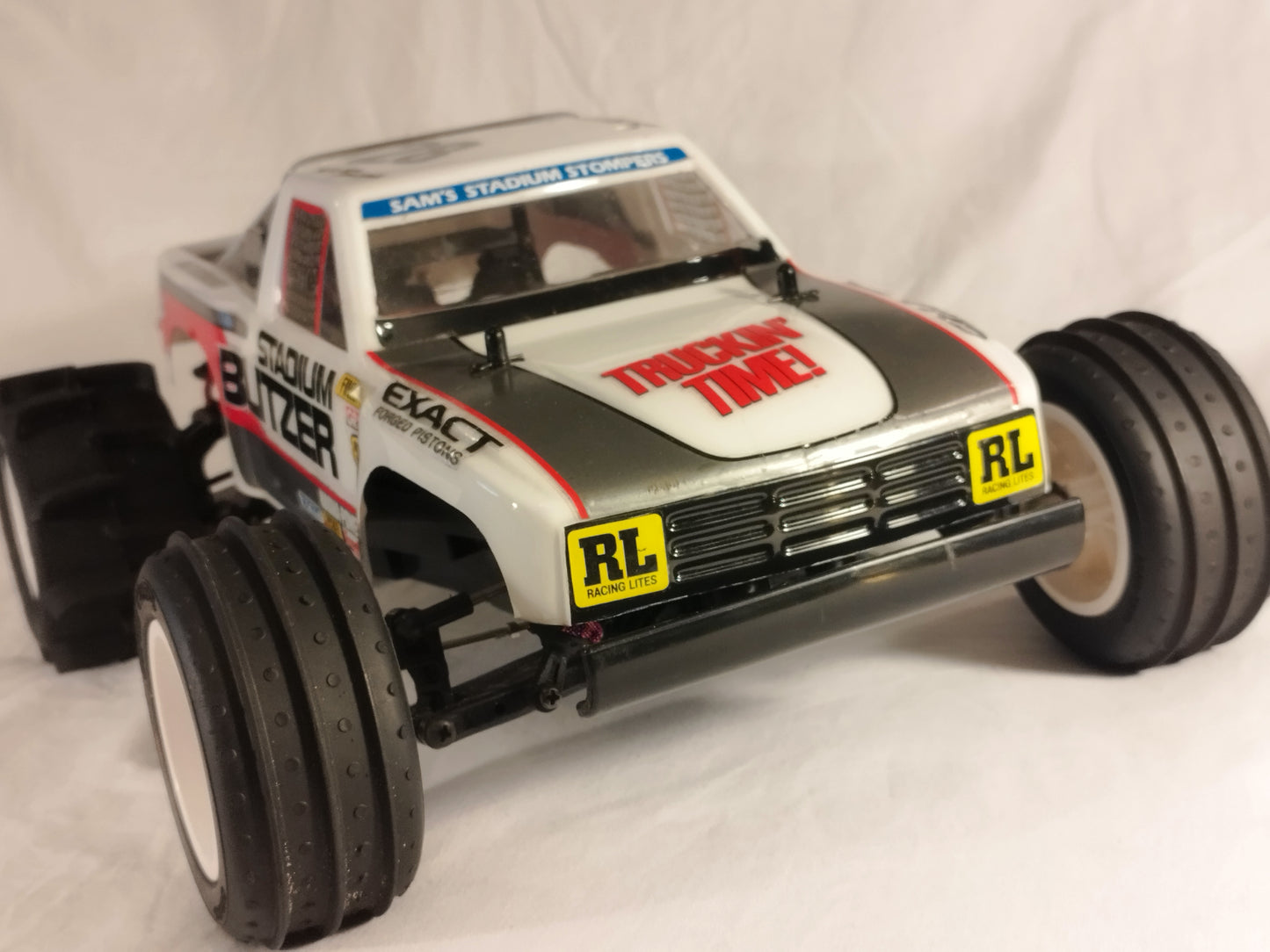 Tamiya 1/10 RC Stadium Blitzer Racing Pickup Truck - with Flysky Radio Gear
