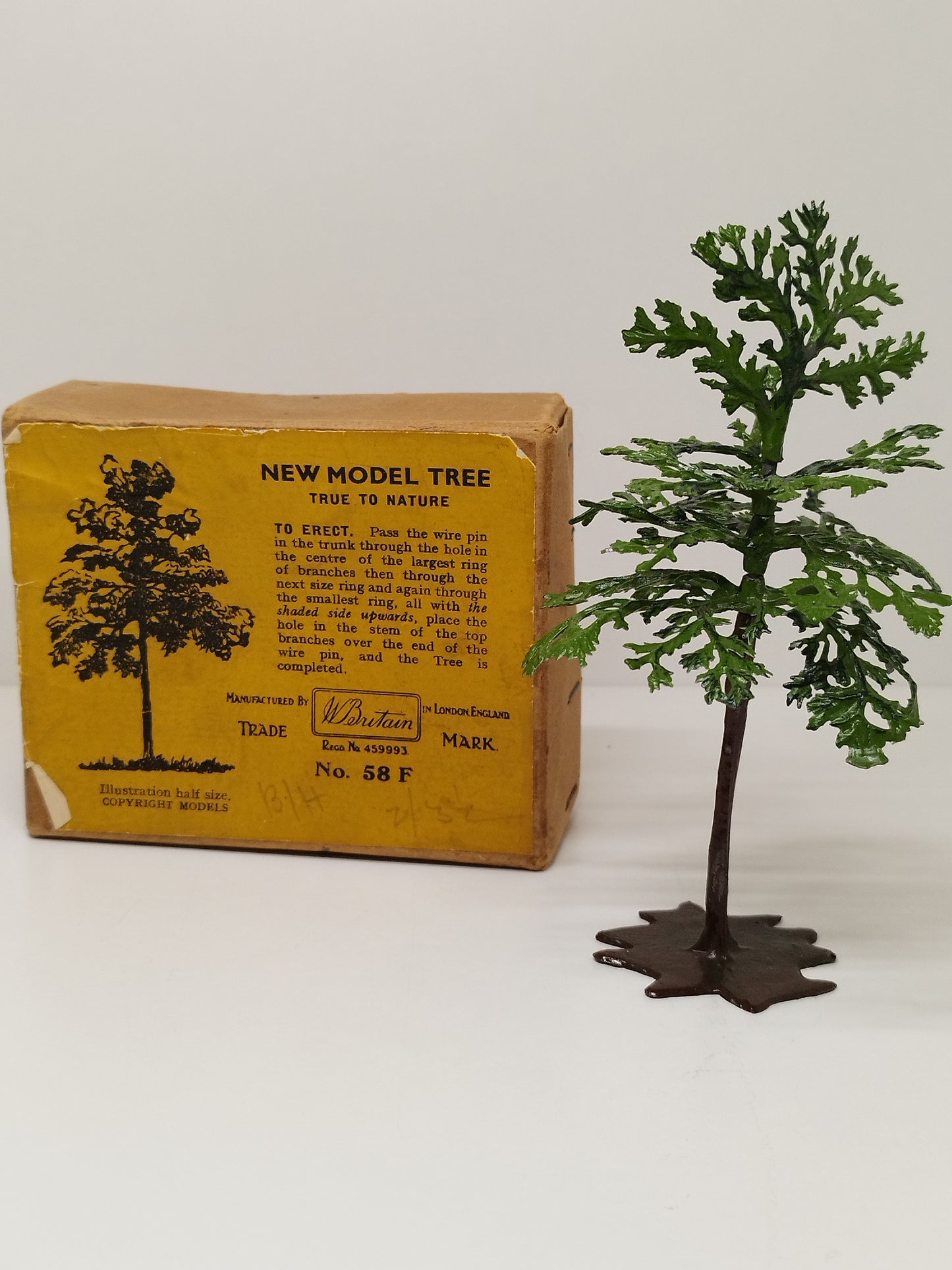 Britains Floral Garden New Model Tree #58F - Boxed (A4)