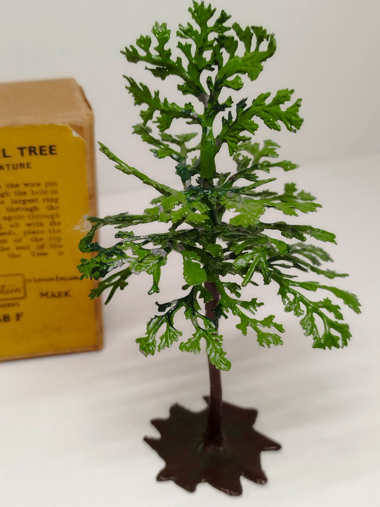 Britains Floral Garden New Model Tree #58F - Boxed (A4)